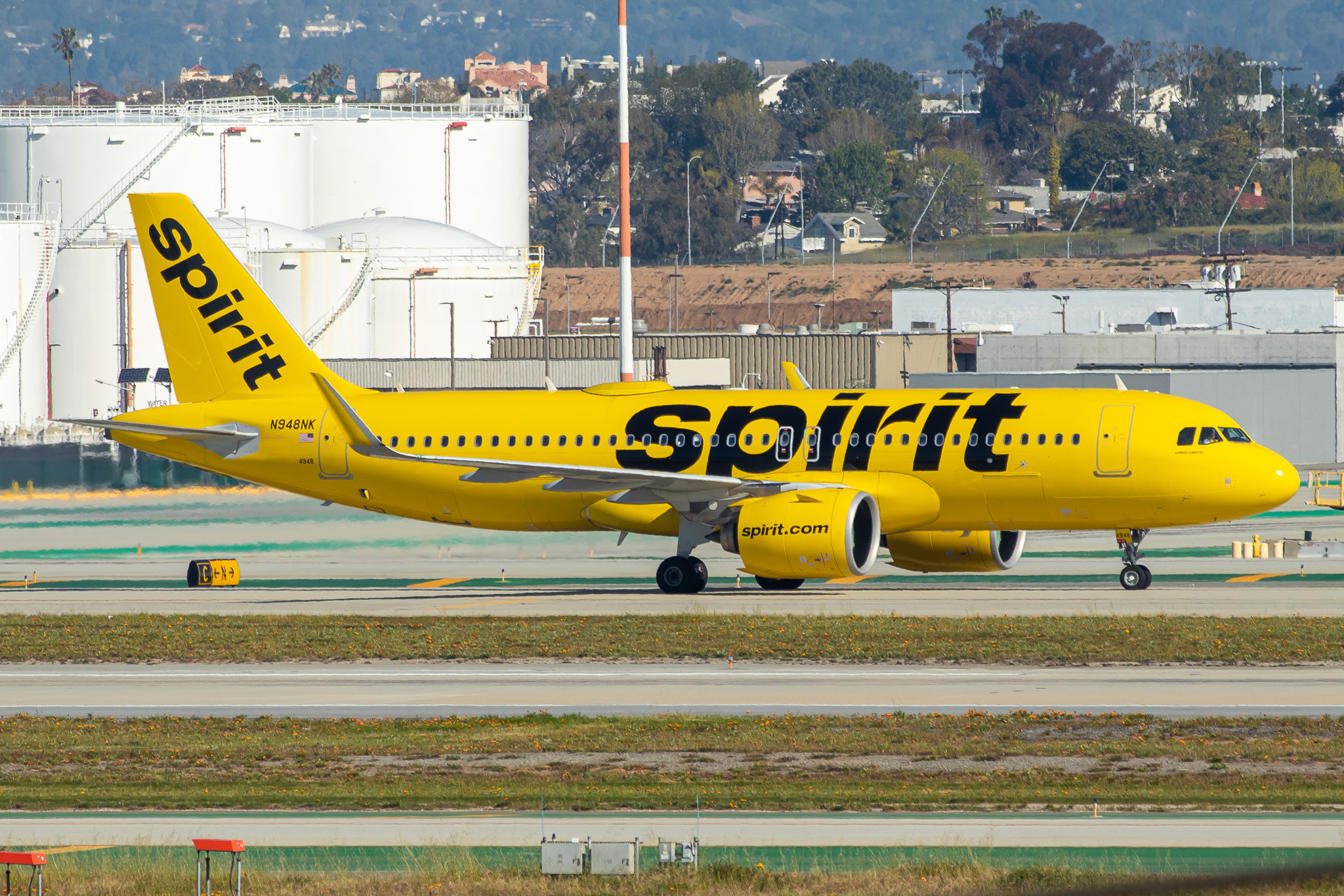Full size: Spirit Airlines Airbus A320NEO N948NK at Los Angeles International Airport