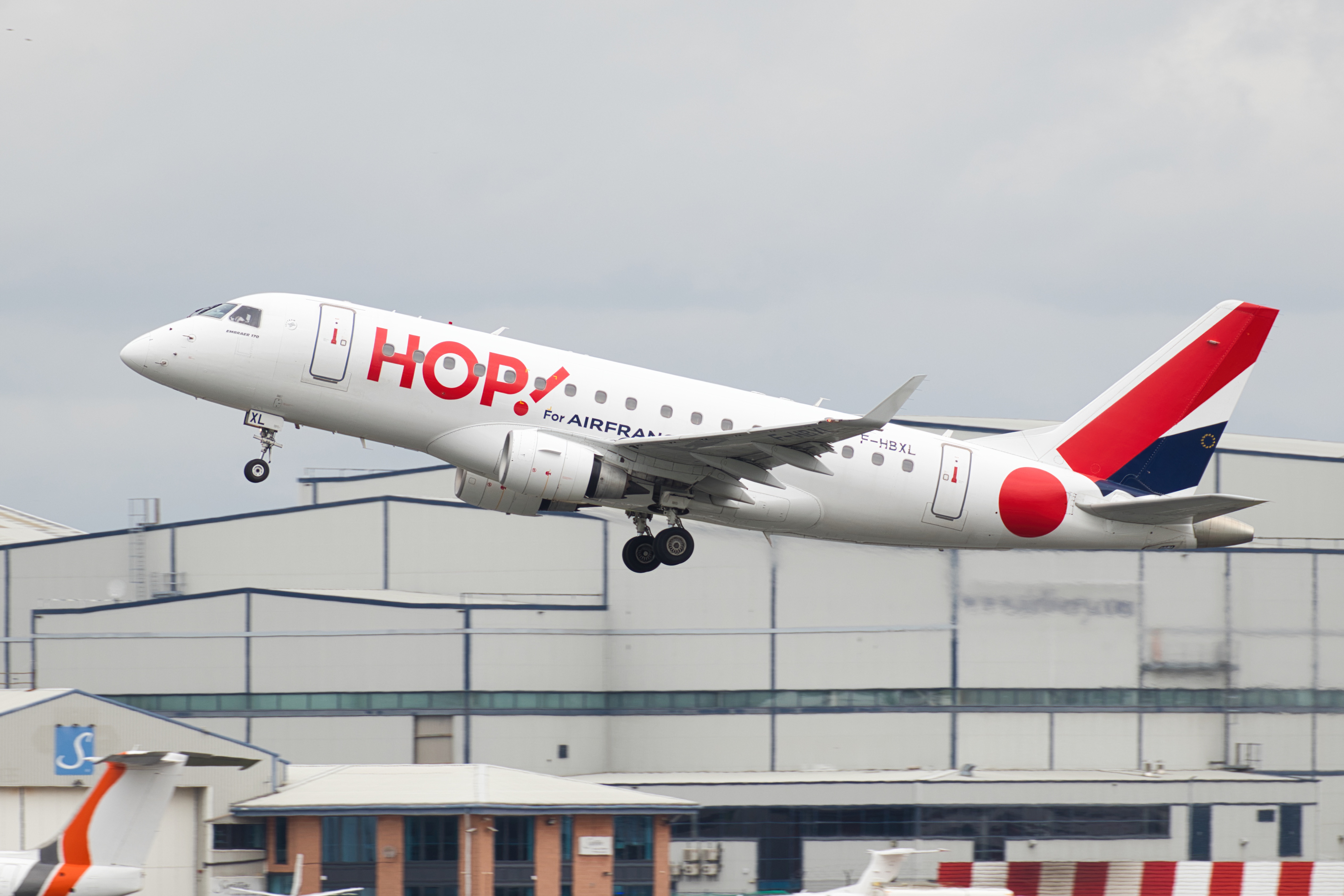 Full size: Air France HOP Embraer E170 F-HBXL at Manchester Airport