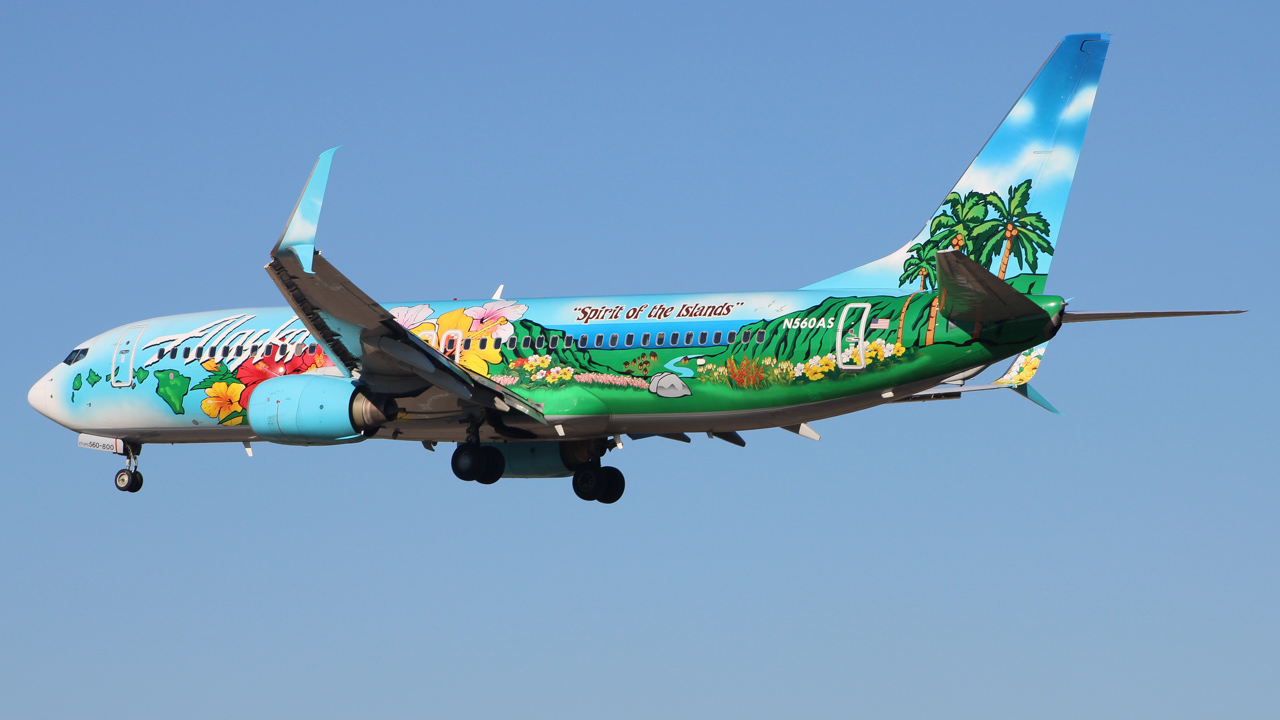 Full size: Alaska Airlines Boeing 737-800 N560AS at Baltimore/Washington International Thurgood Marshall Airport