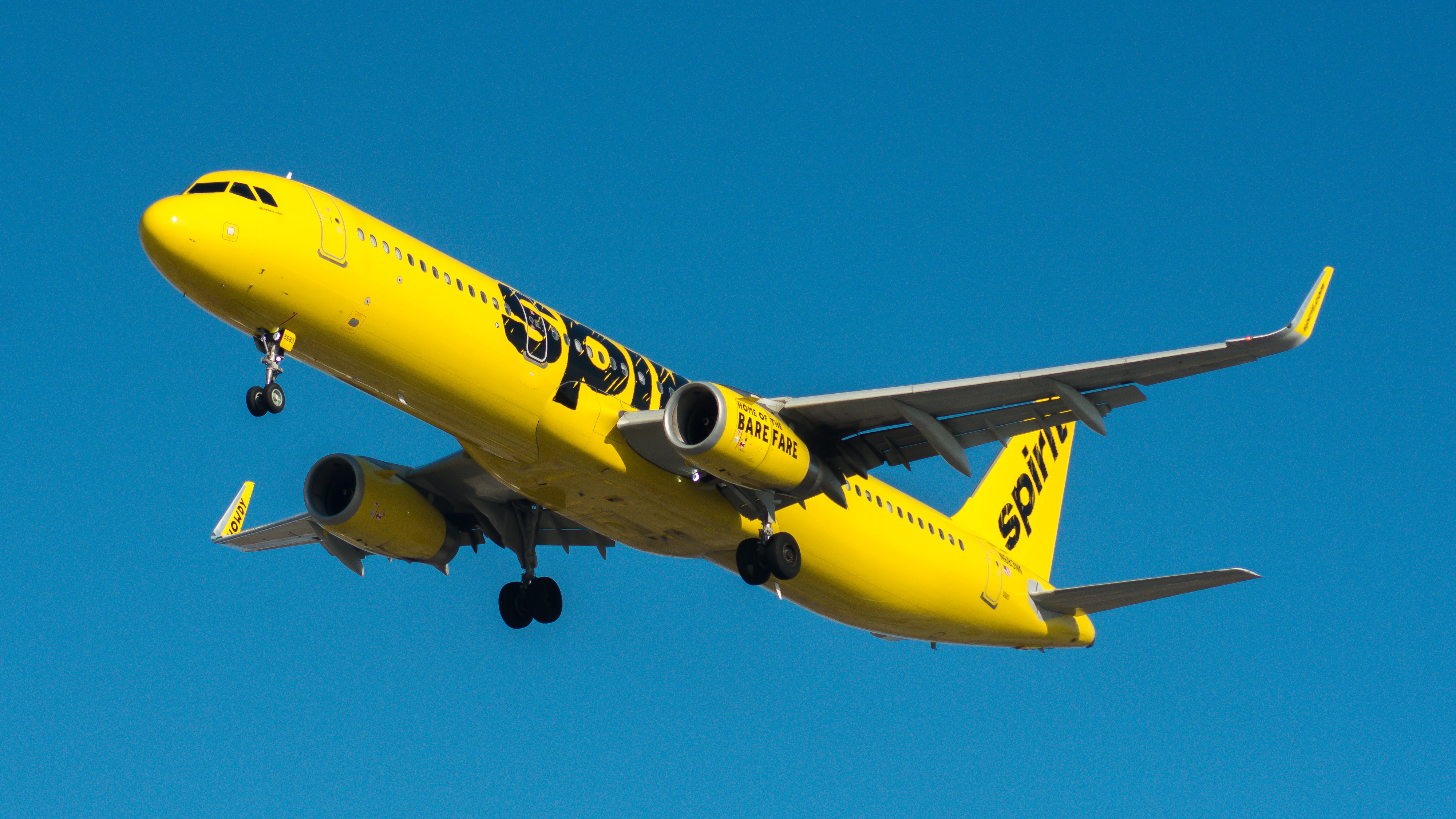 Full size: Spirit Airlines Airbus A321-200 N683NK at Chicago O'Hare International Airport