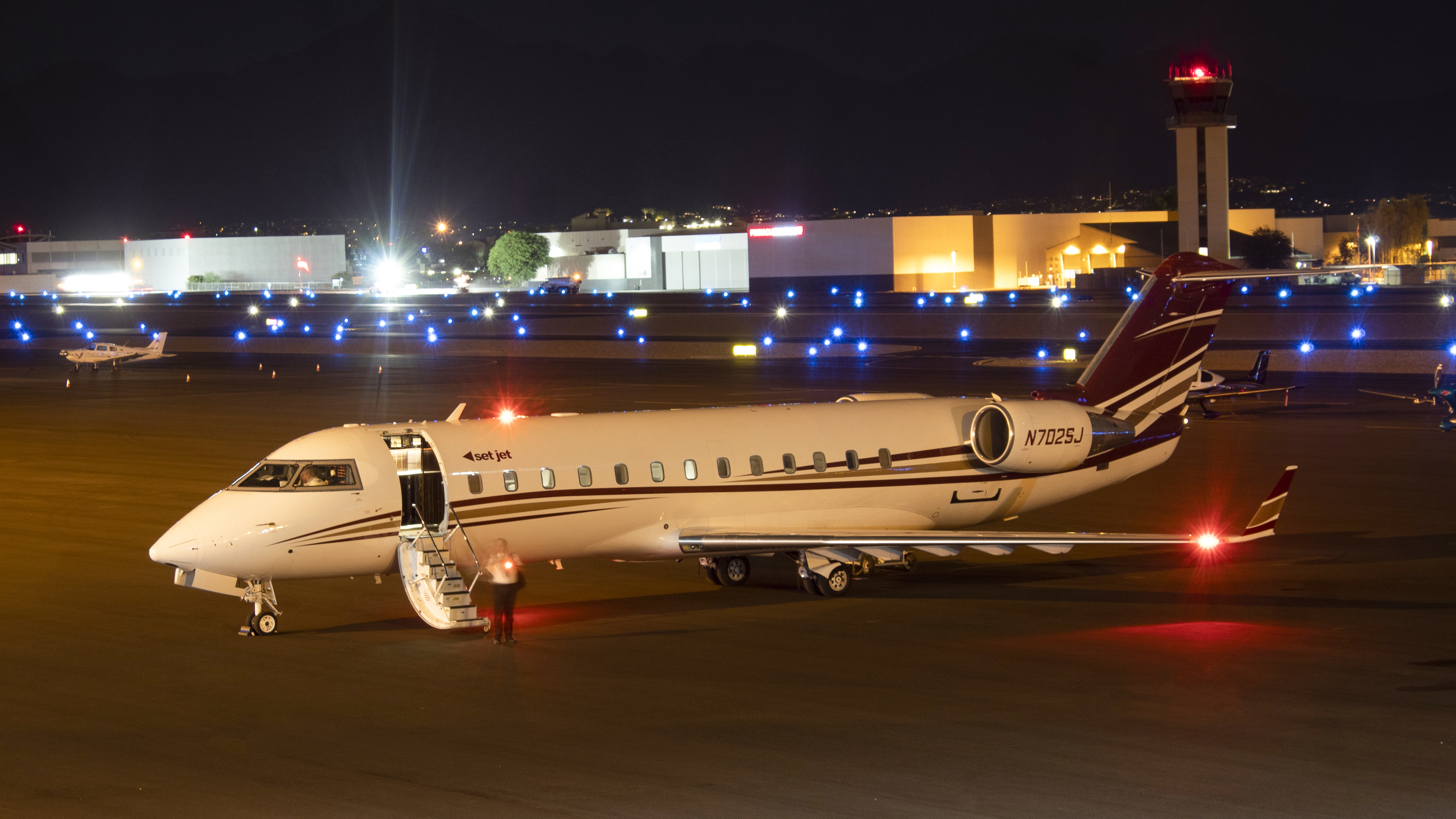Full size: Set Jet Mitsubishi CRJ-200 N702SJ at Scottsdale Airport