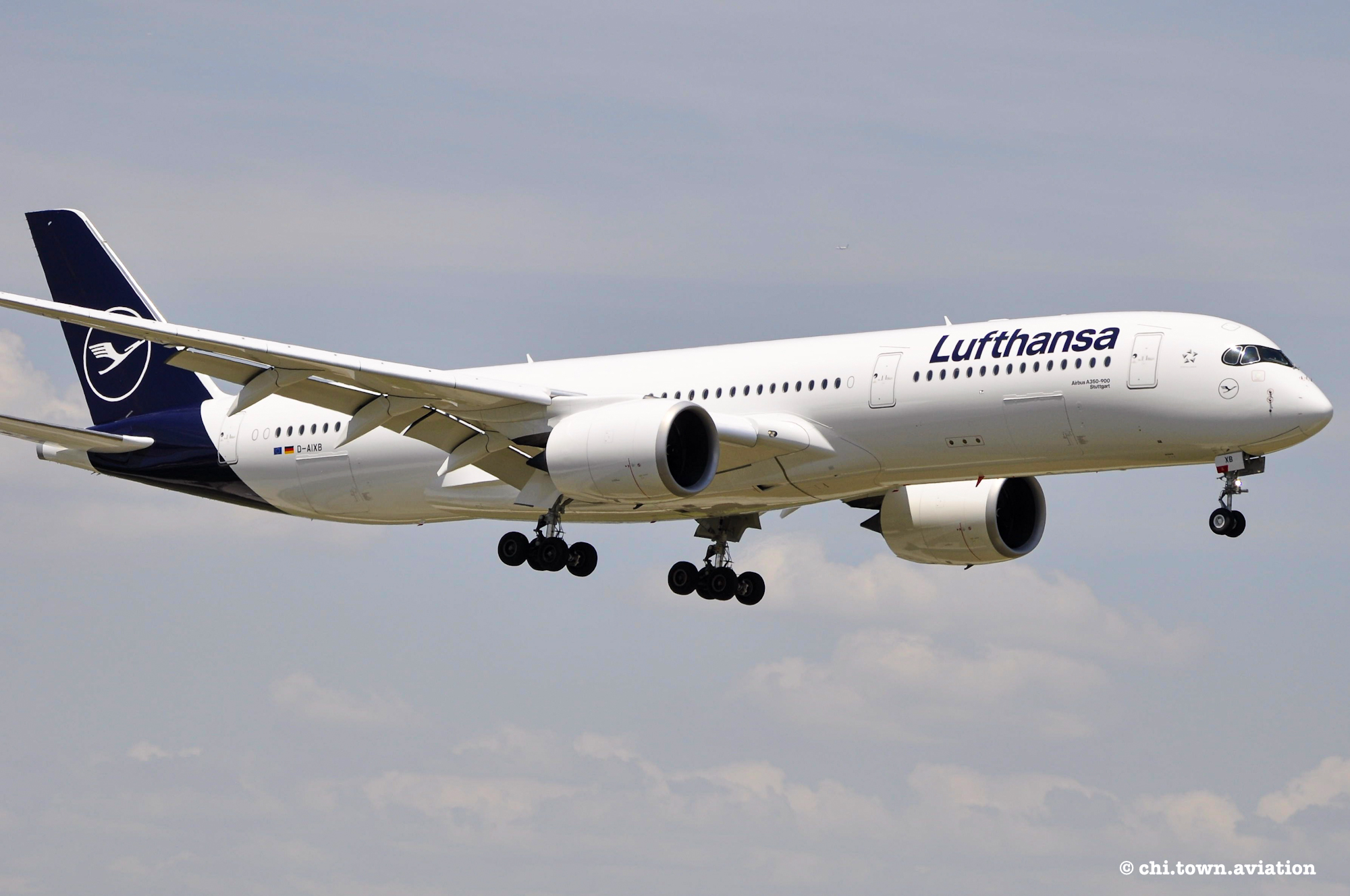 Full size: Lufthansa Airbus A350-900 D-AIXB at Chicago O'Hare International Airport