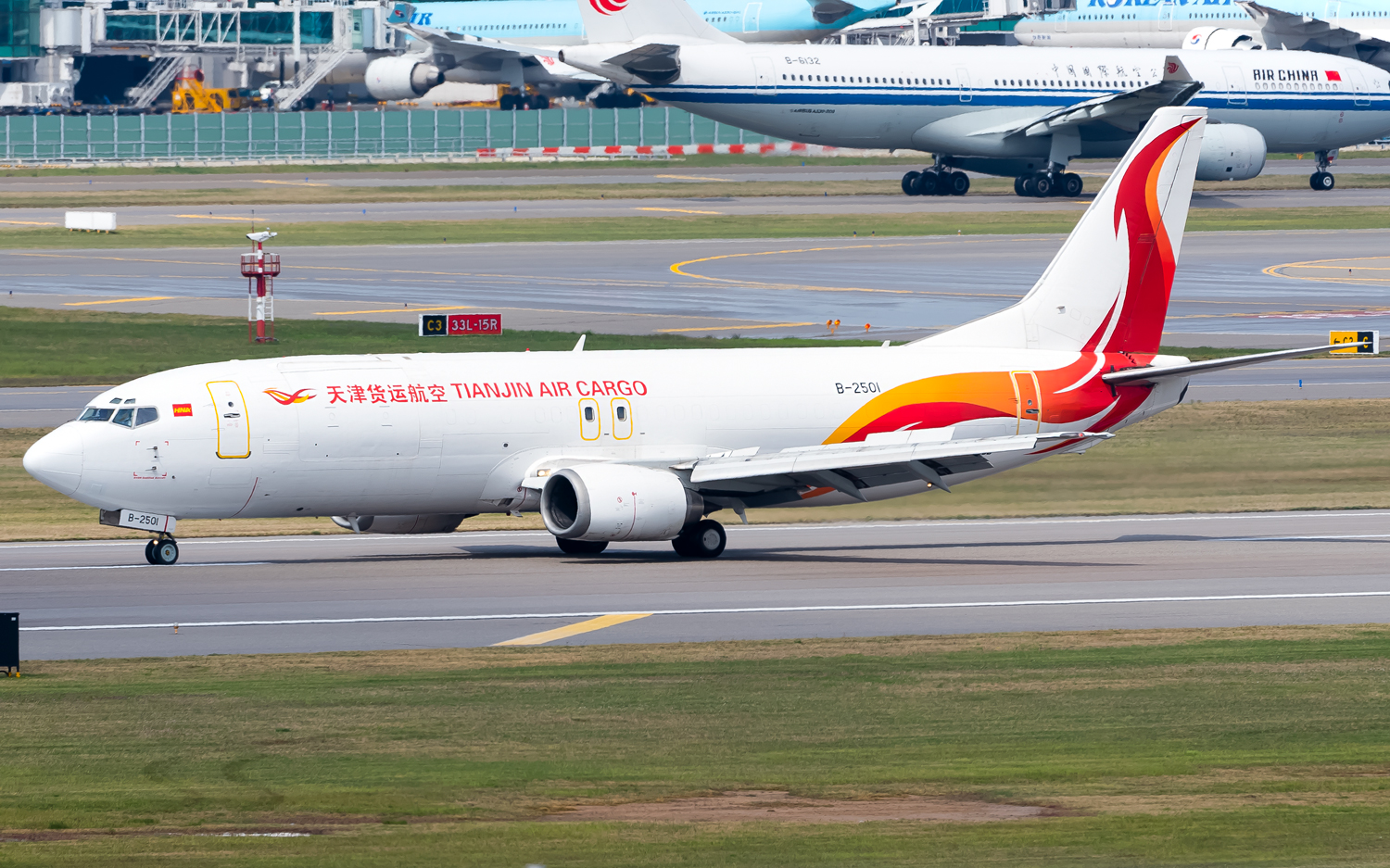 Full size: Tianjin Air Cargo Boeing 737-400(SF) B-2501 at Seoul-Incheon International Airport