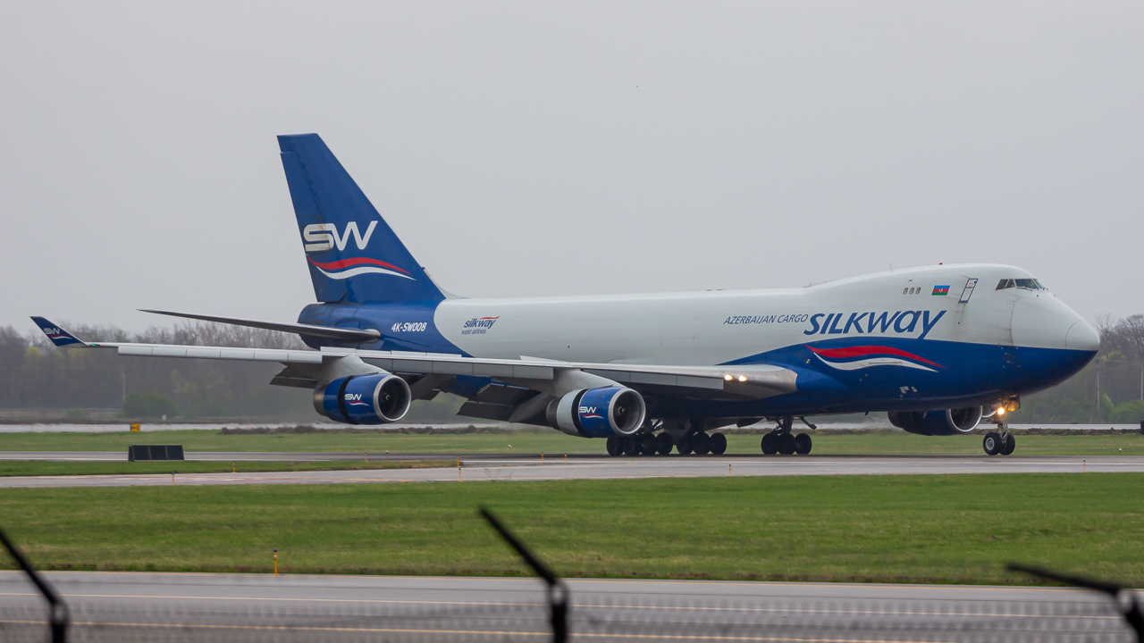 Full size: Silkway  Boeing 747-400F 4K-SW008 at Rickenbacker International Airport