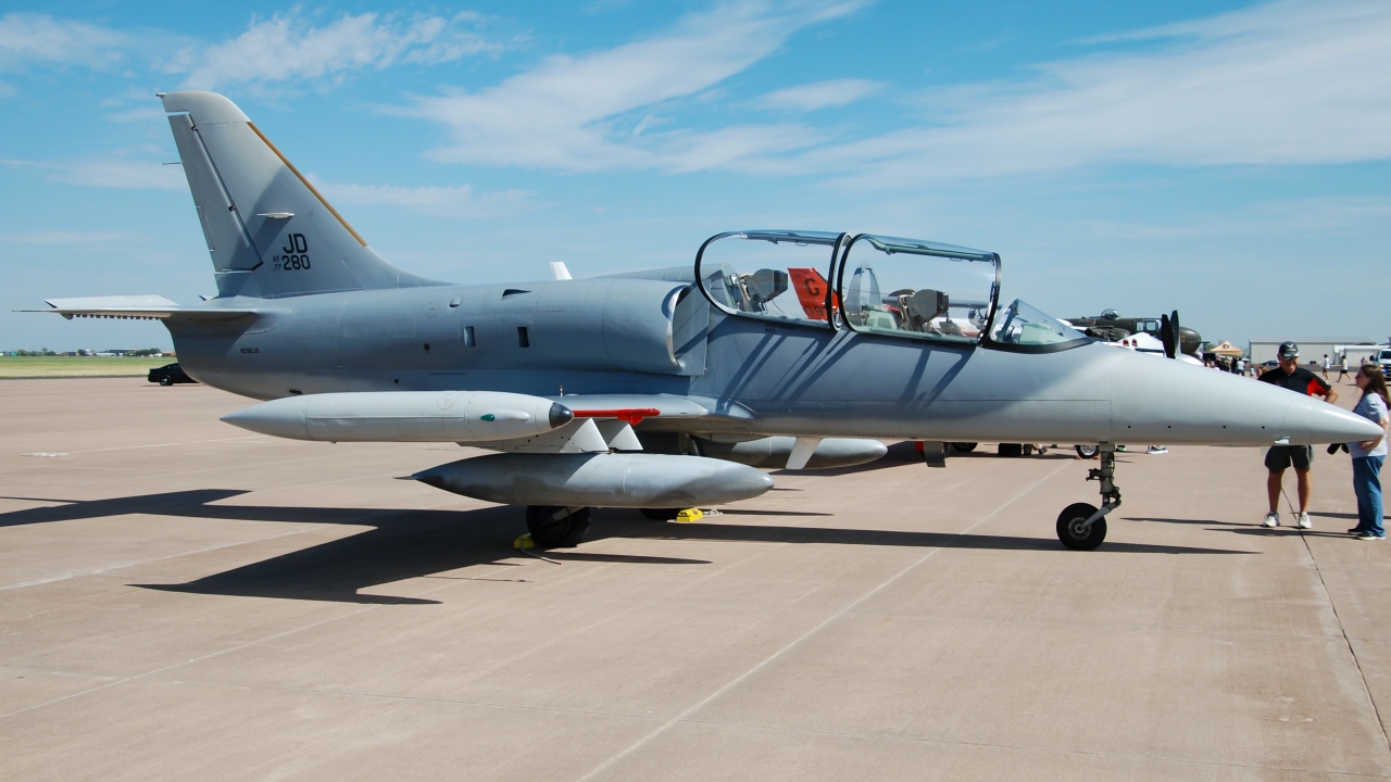 Full size: PRIVATE Aero L-39 Albatros N280JD at Norman University of Oklahoma Westheimer Airport