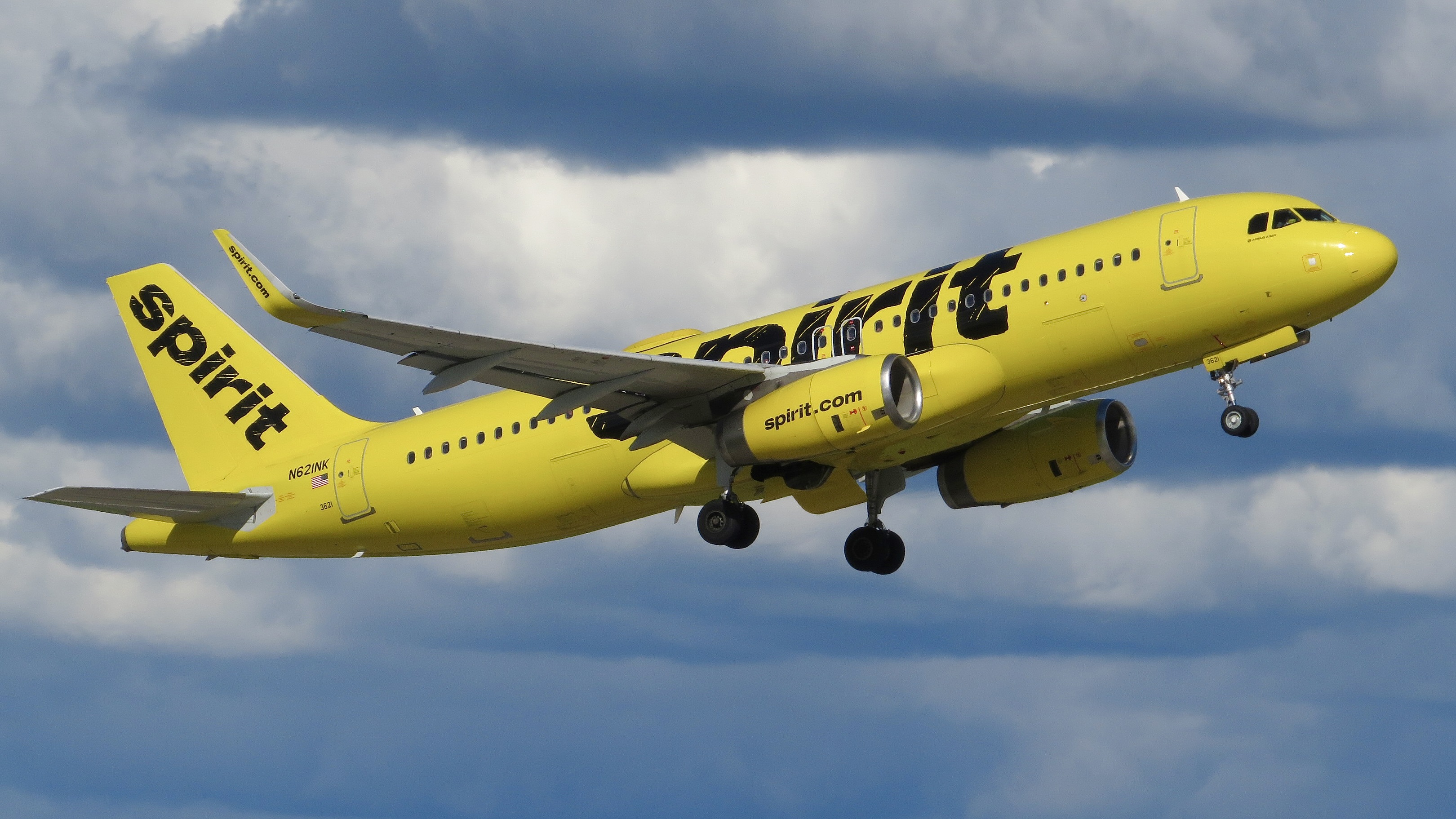 Full size: Spirit Airlines Airbus A320 N621NK at Orlando International Airport