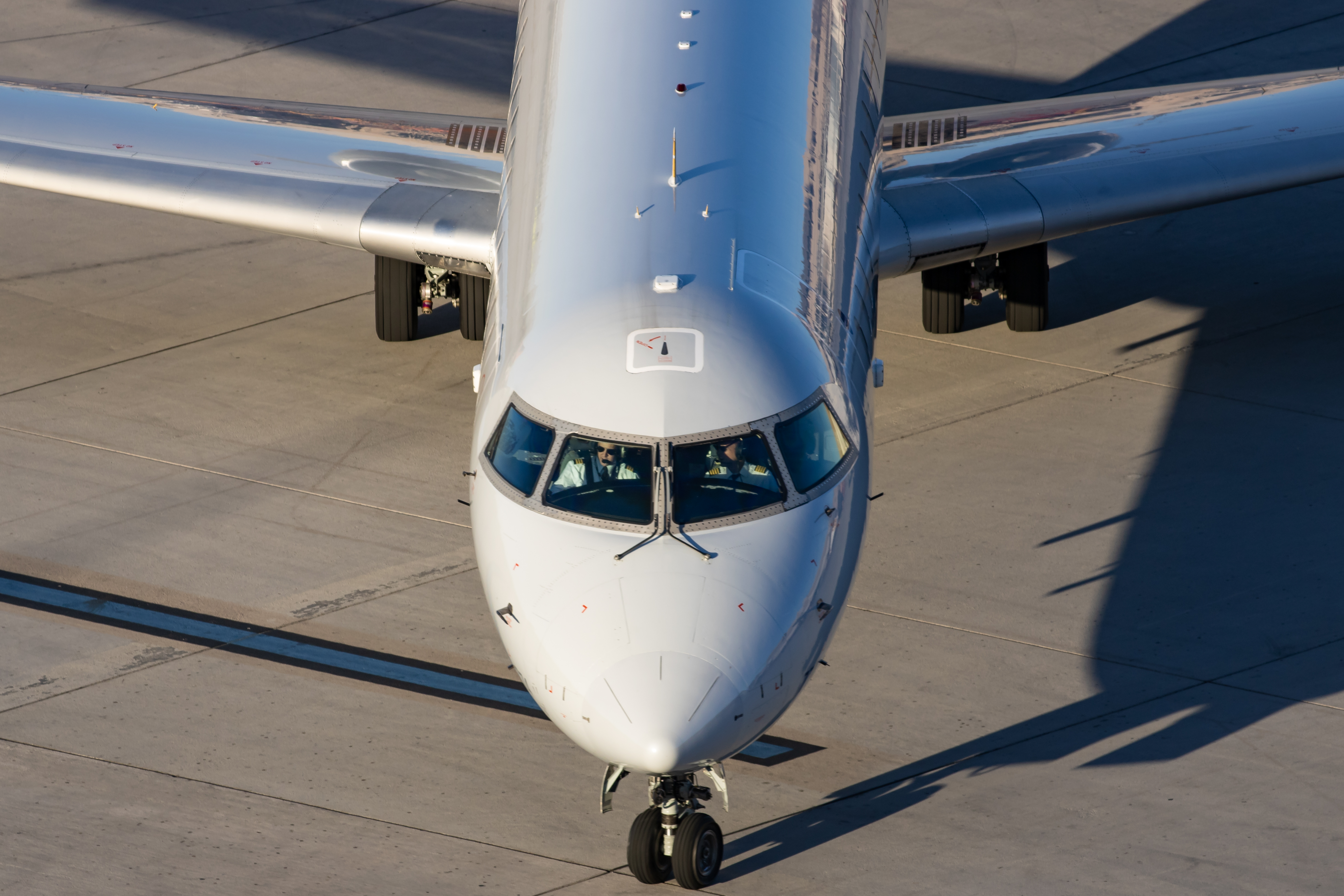Full size: American Eagle Mitsubishi CRJ-700 N774SK at Phoenix Sky Harbor International Airport
