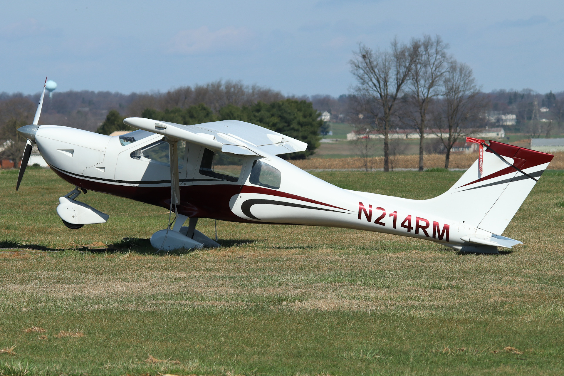Full size: PRIVATE Jabiru J250-SP N214RM at Donegal Springs Airpark