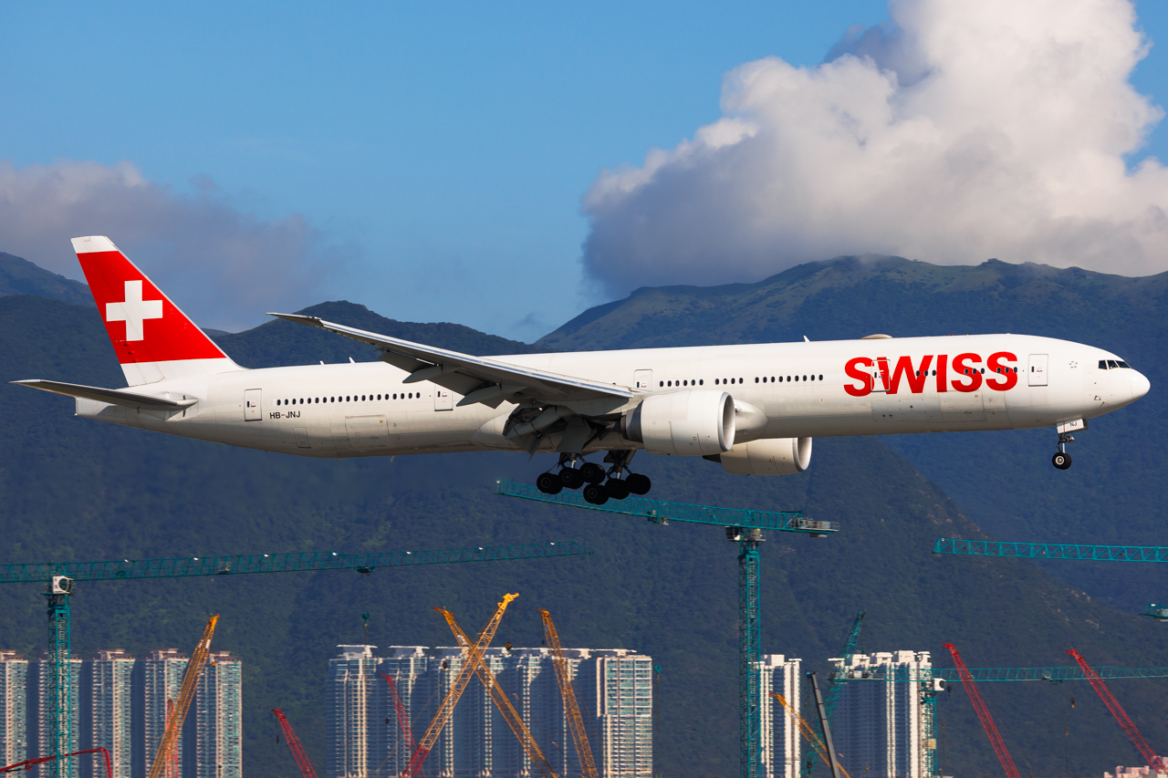 Full size: Swiss International Air Lines Boeing 777-300ER HB-JNJ at Hong Kong International Airport