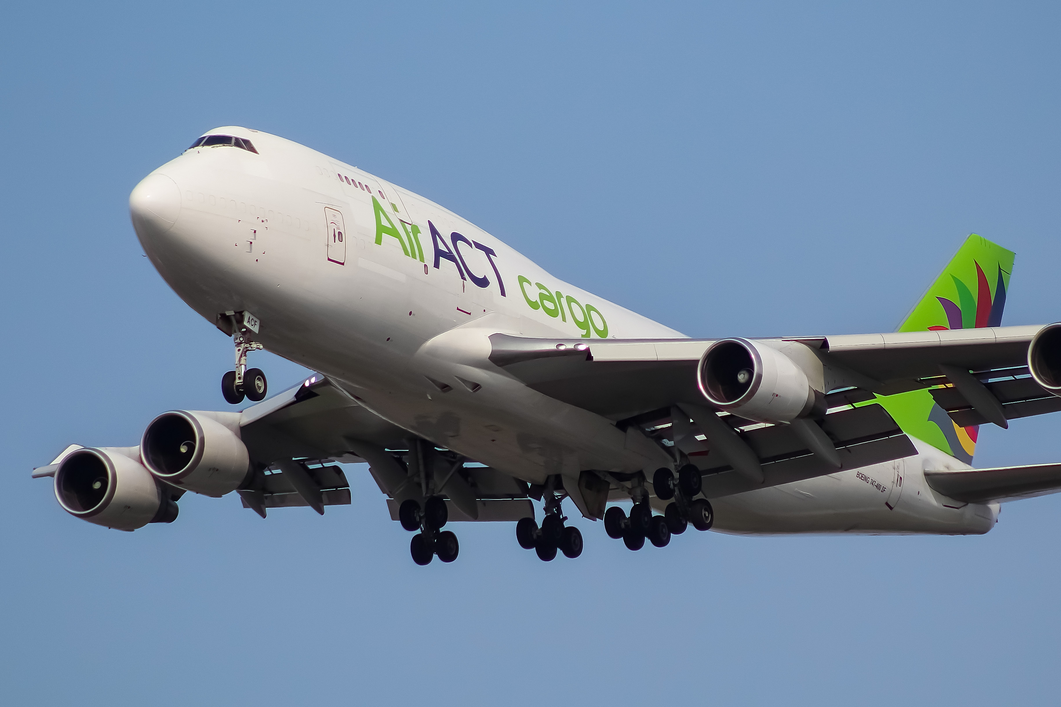 Full size: Air ACT Cargo Boeing 747-400F TC-ACF at Chicago O'Hare International Airport