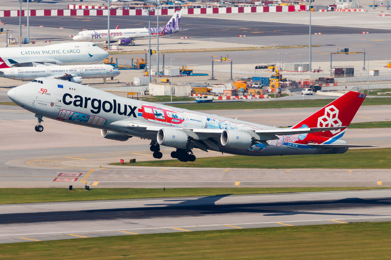 Full size: CargoLux Boeing 747-8F LX-VCM at Hong Kong International Airport