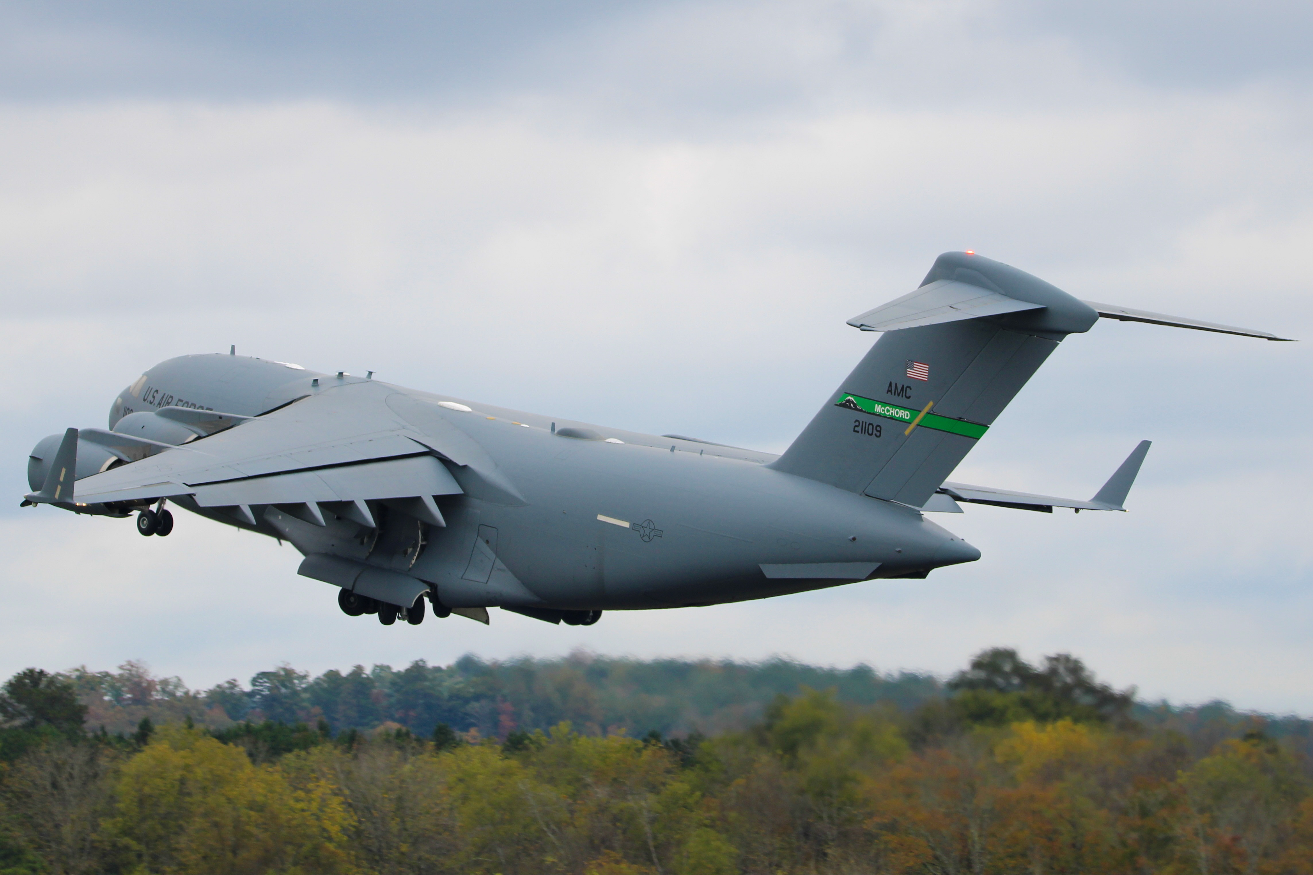 Full size: USAF - United States Air Force C17 82-1109 at Rome Richard B. Russell Airport