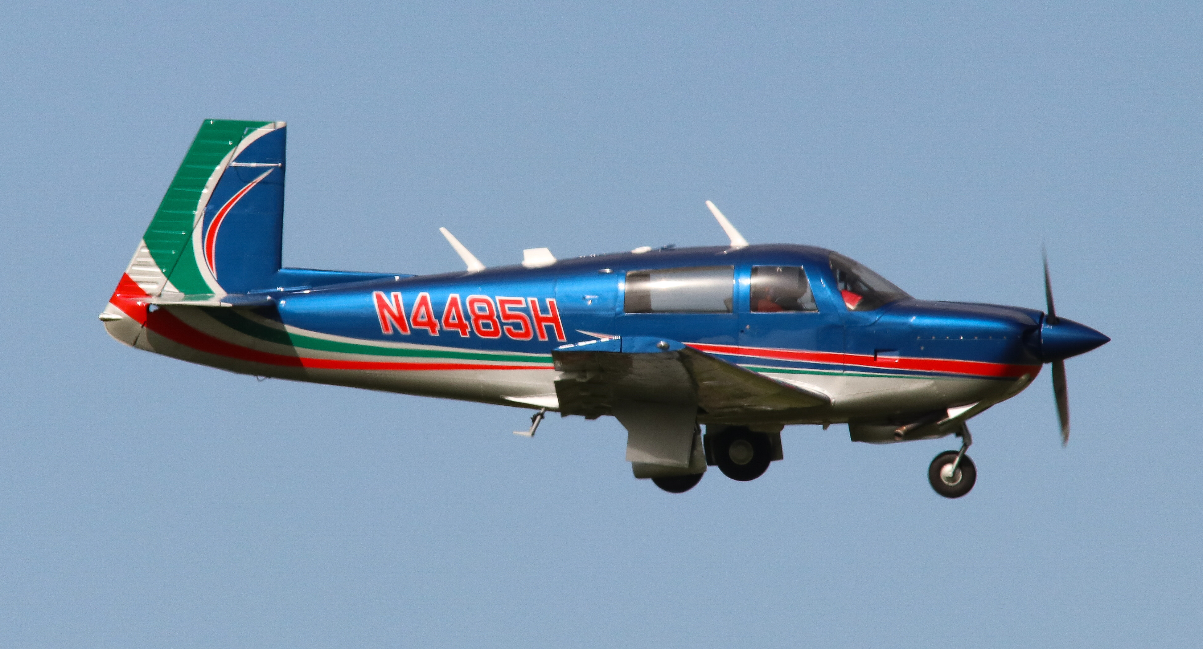 Full size: PRIVATE Mooney M20 N4485H at Martin State Airport