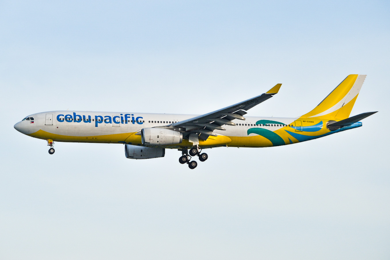 Full size: Cebu Pacific Airbus A330-300 RP-C3343 at Singapore-Changi Airport