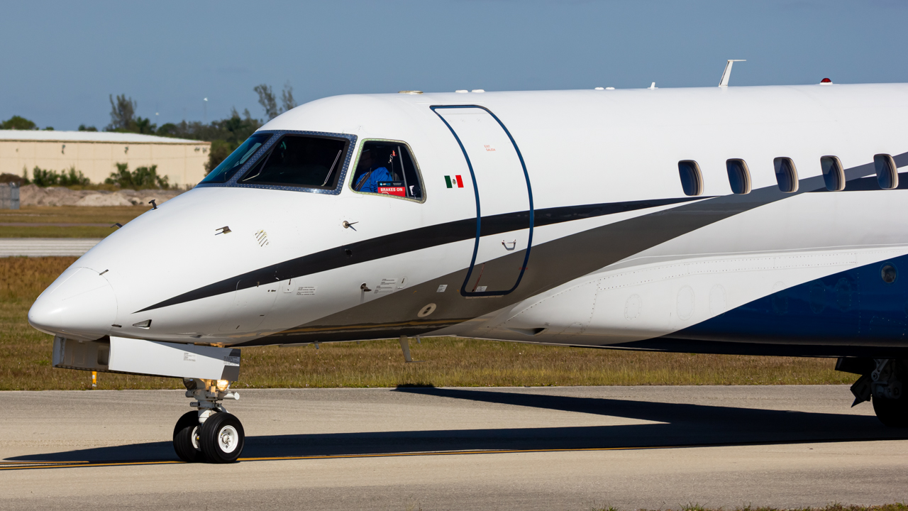 Full size: PRIVATE Embraer Legacy 600 XA-FUF at Naples Municipal Airport