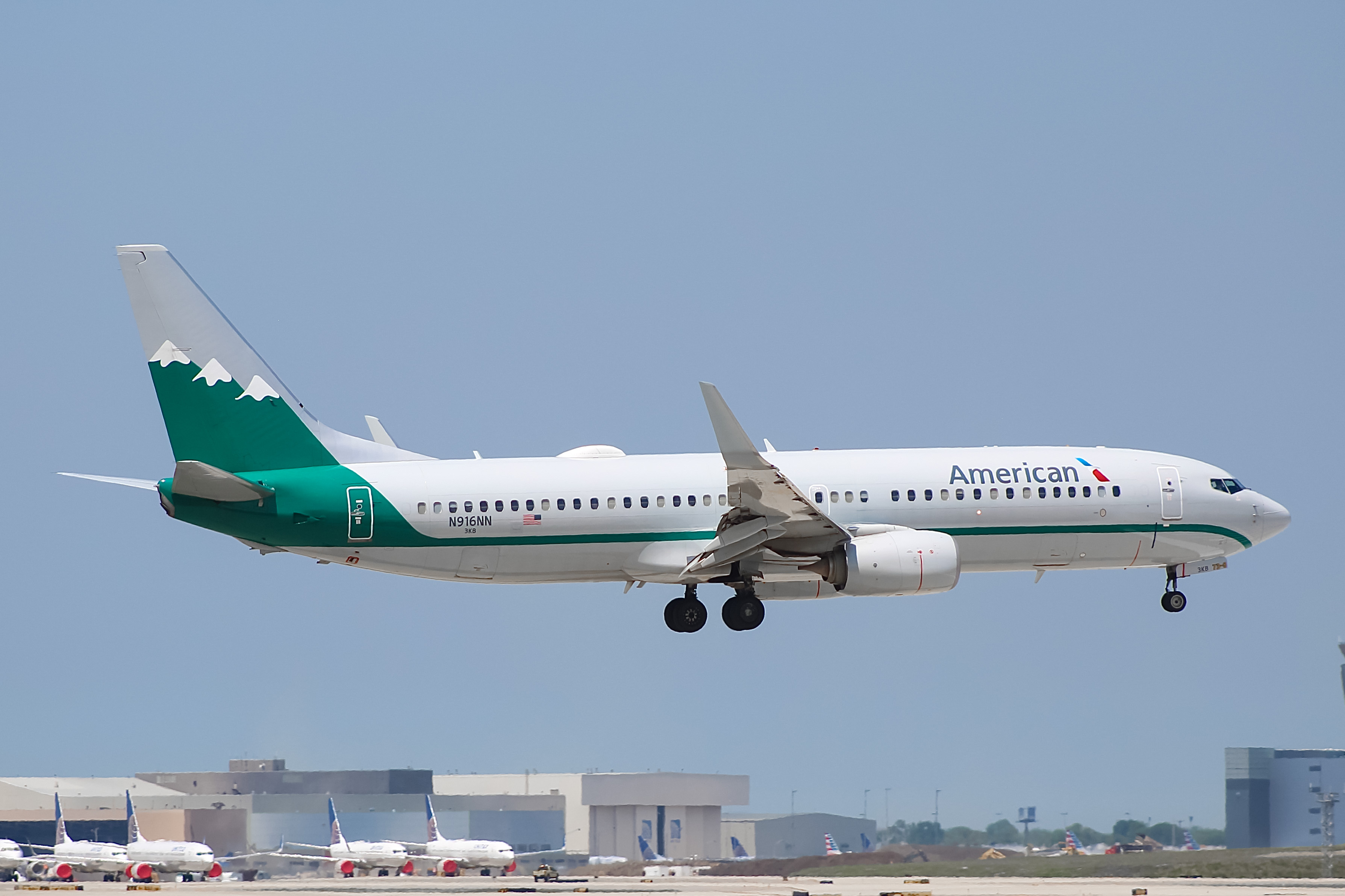 Full size: American Airlines Boeing 737-800 N916NN at Chicago O'Hare International Airport