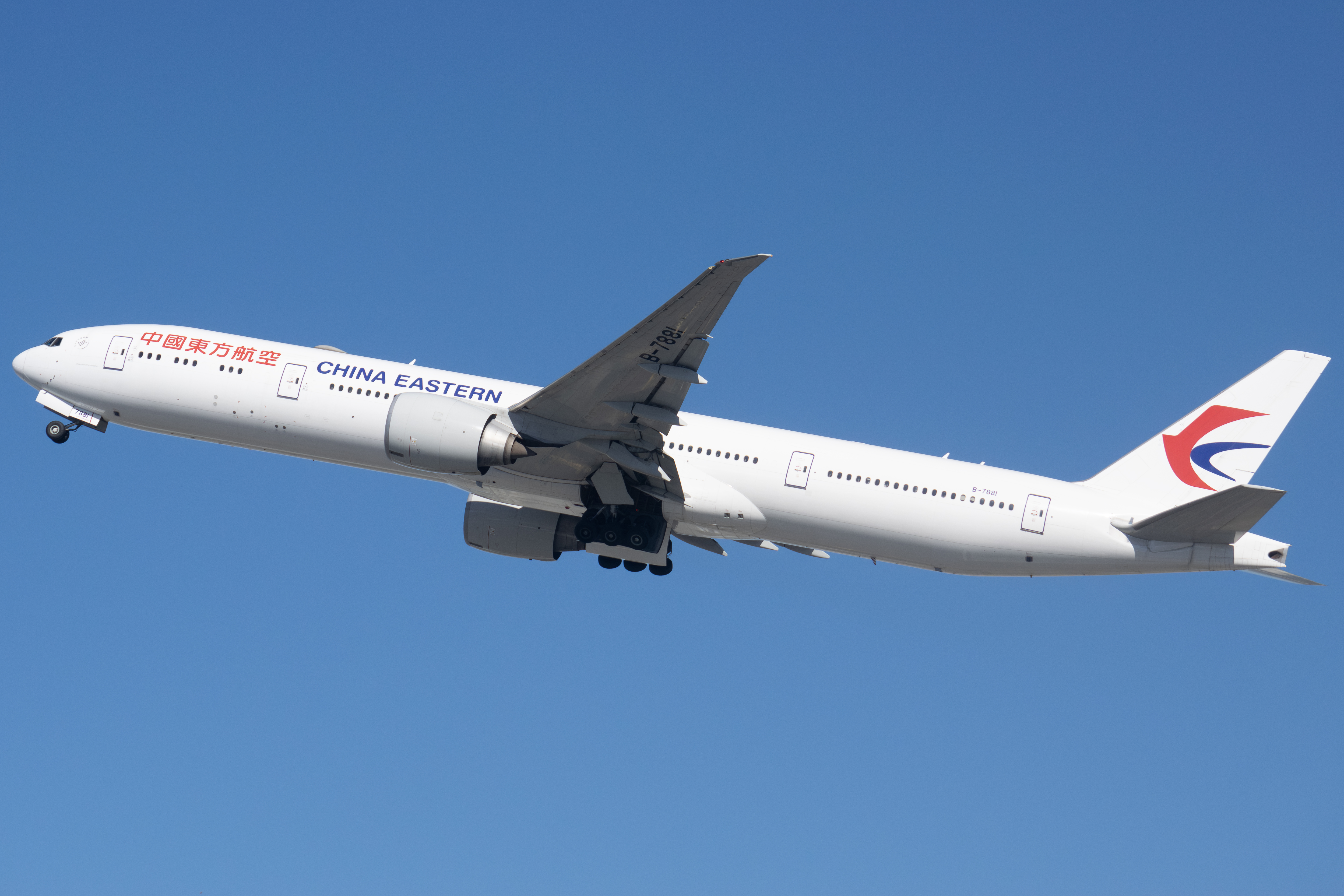 Full size: China Eastern Airlines Boeing 777-300ER B-7881 at San Francisco International Airport