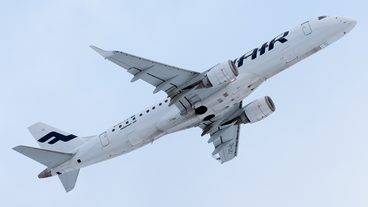 Full size: Finnair Embraer E190 OH-LKI at Helsinki Vantaa Airport
