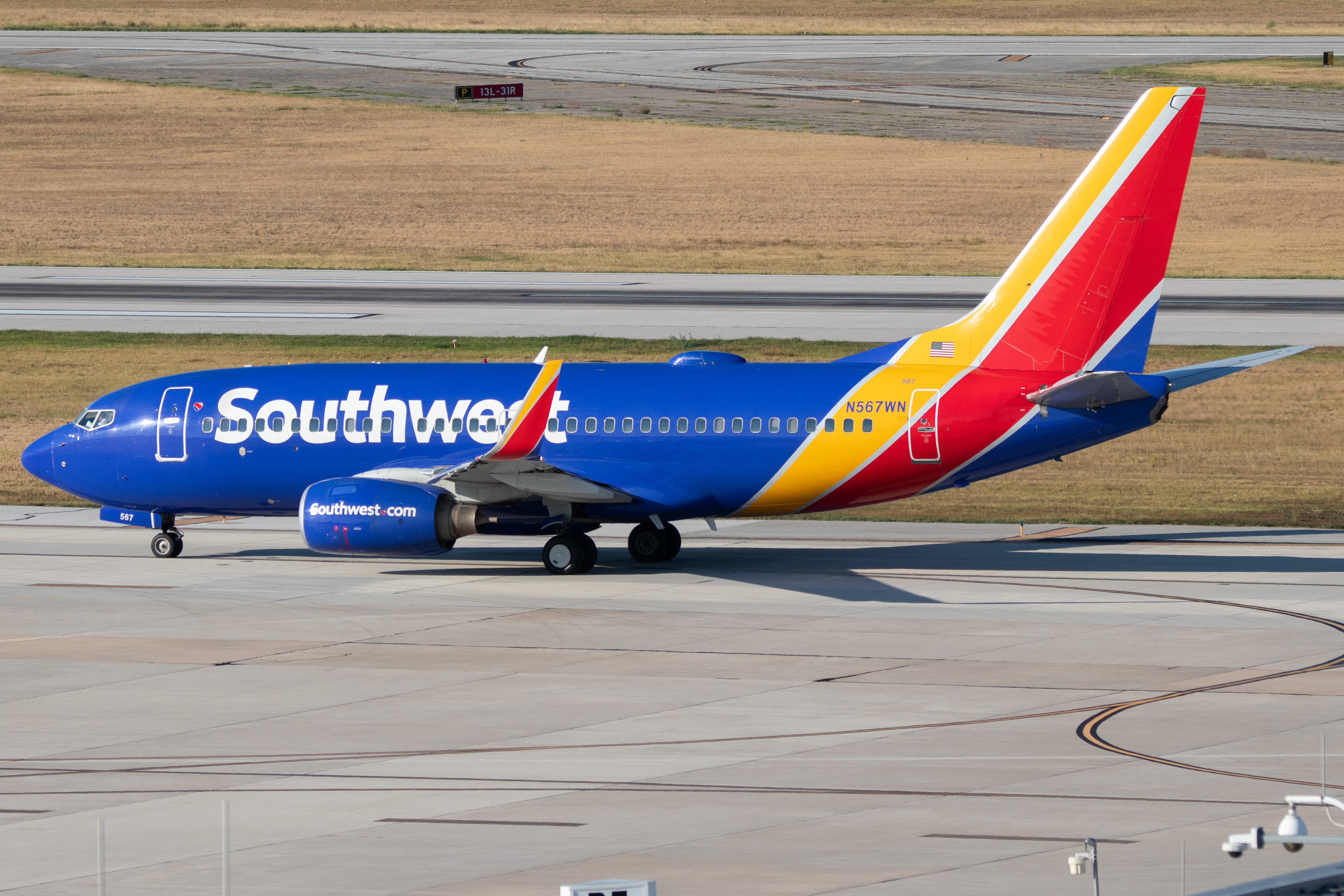 Full size: Southwest Airlines Boeing 737-700 N567WN at San Antonio International Airport