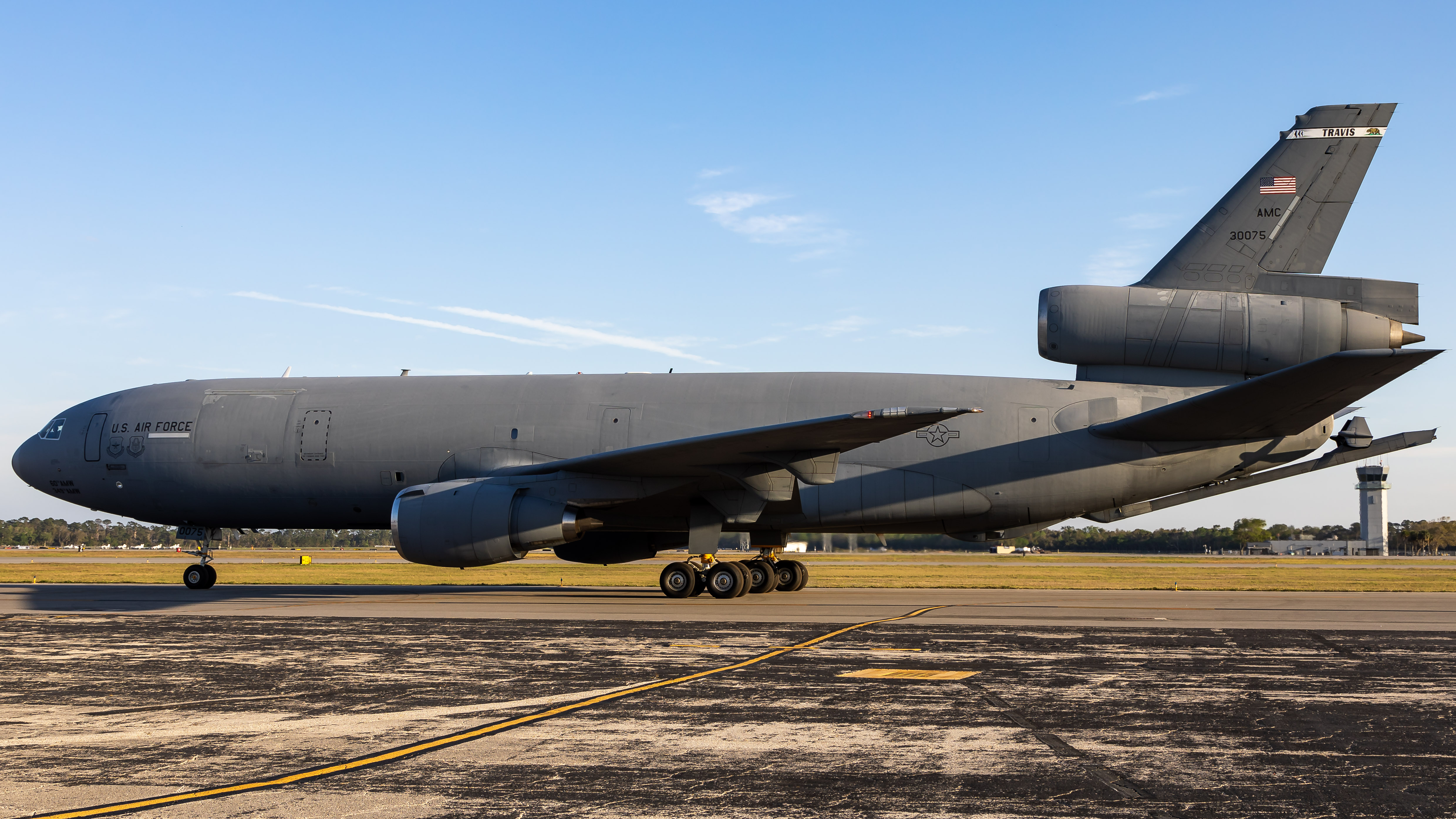Full size: USAF - United States Air Force McDonnell Douglas KC-10 Extender 83-0075 at Daytona Beach International Airport