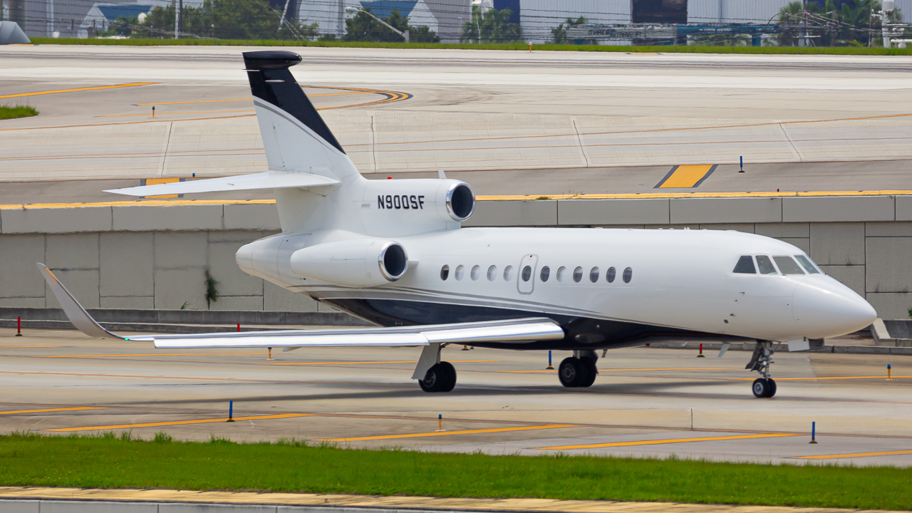 Full size: PRIVATE Dassault Falcon 900 N900SF at Fort Lauderdale/Hollywood International Airport