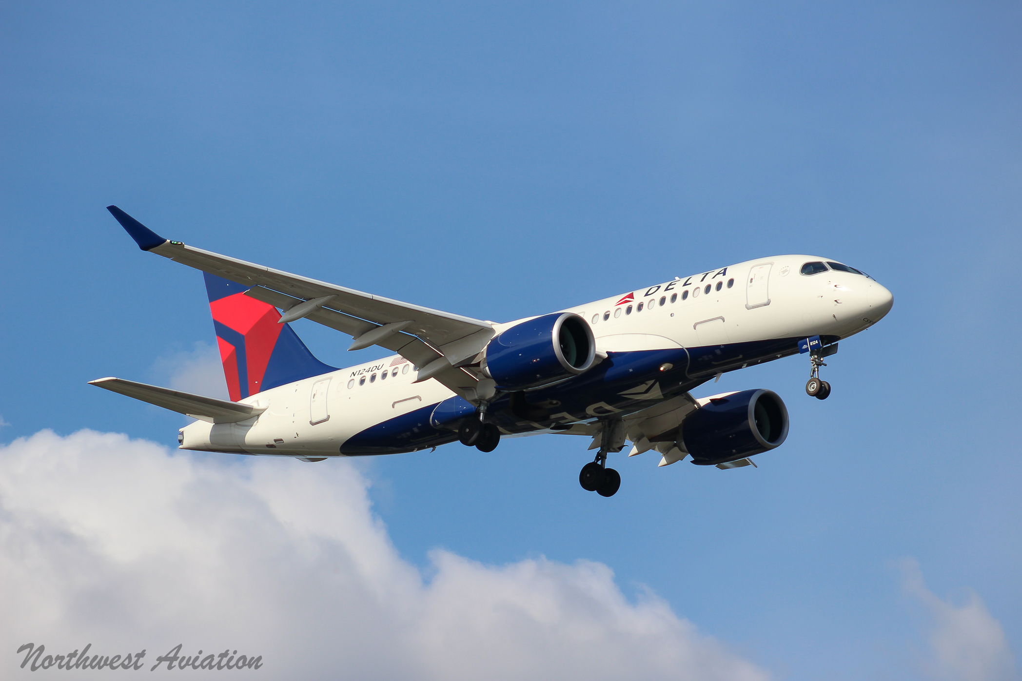 Full size: Delta Airlines Airbus A220-100 N124DU at Seattle-Tacoma International Airport