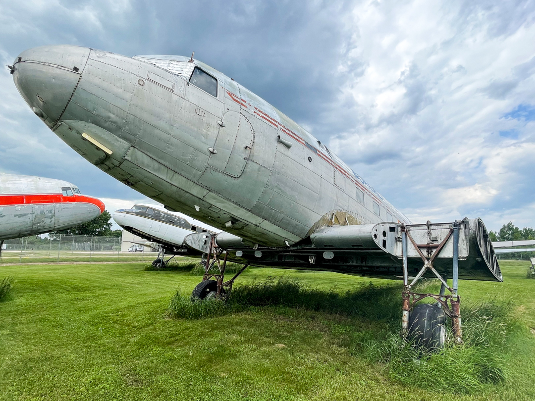 Full size: PRIVATE Douglas DC-3 N856LT at Wittman Regional Airport