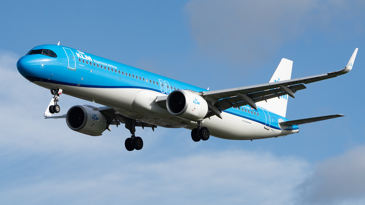 Full size: KLM Airbus A321NEO PH-AXB at London Heathrow International Airport