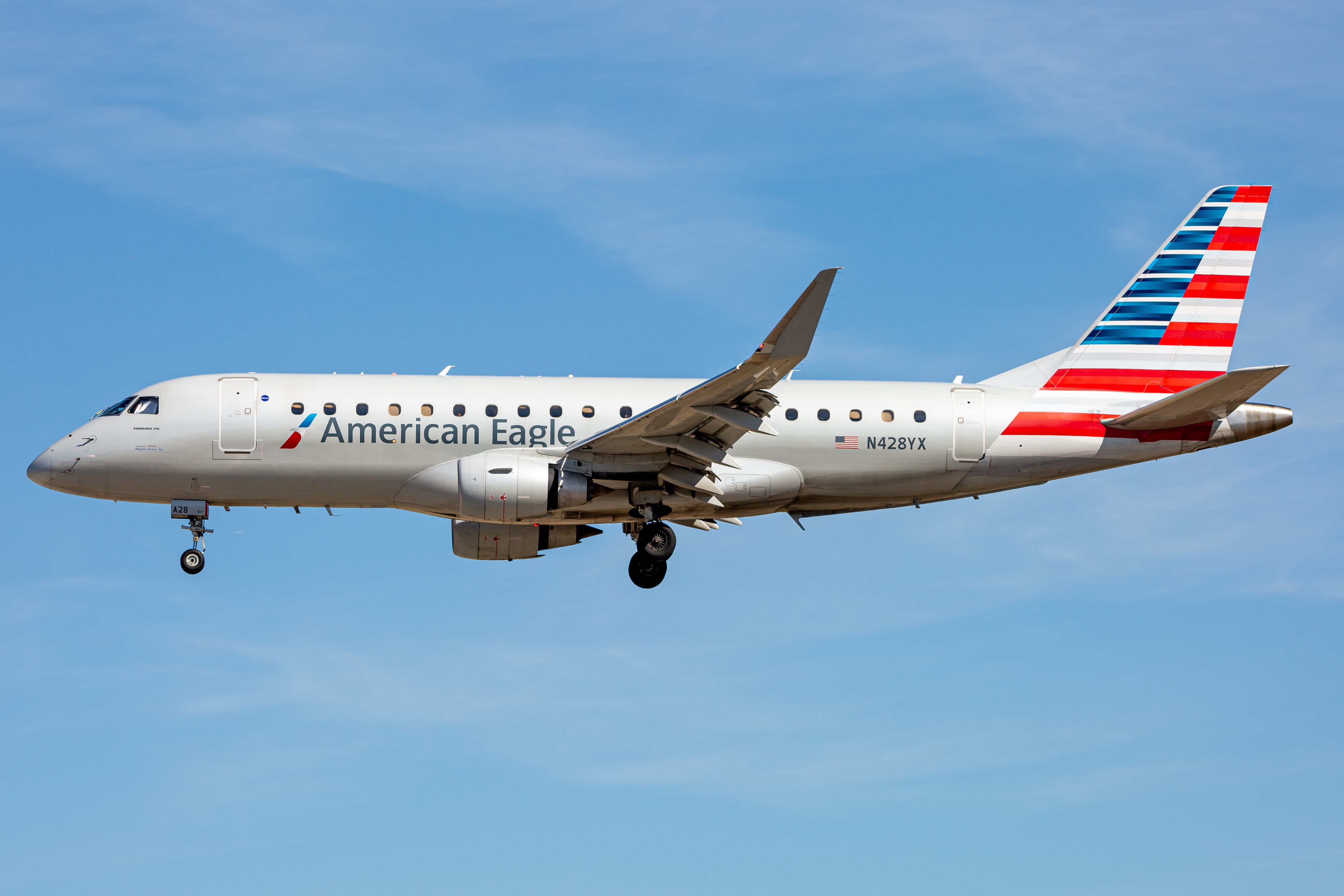 Full size: American Eagle Embraer E175 N428YX at Baltimore/Washington International Thurgood Marshall Airport