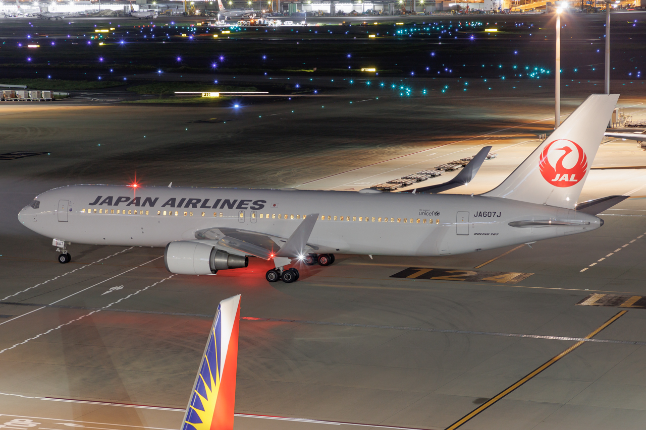 Full size: Japan Airlines Boeing 767-300ER JA607J at Tokyo-Haneda Airport