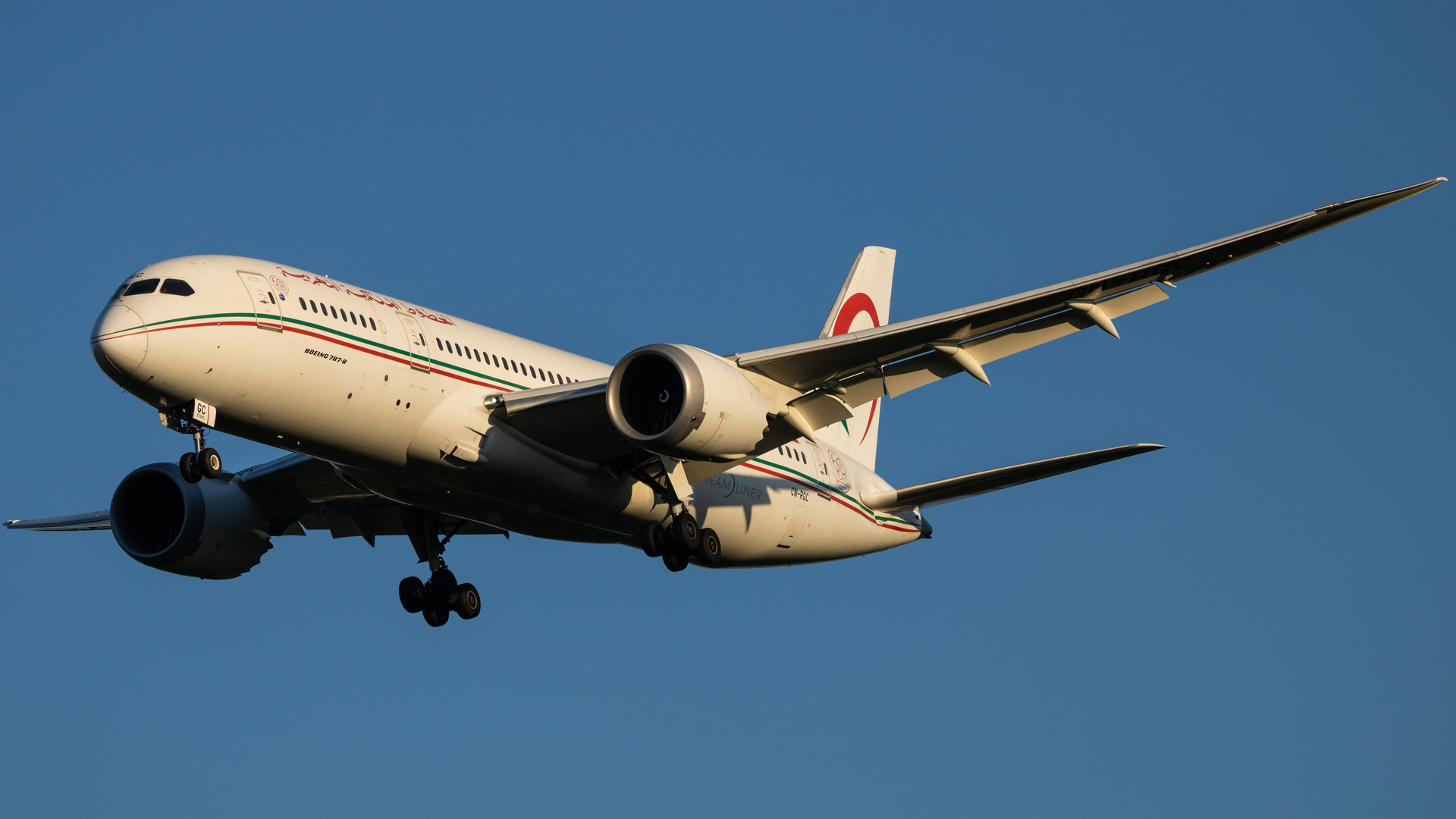 Full size: Royal Air Maroc Boeing 787-8 CN-RGC at Washington Dulles International Airport