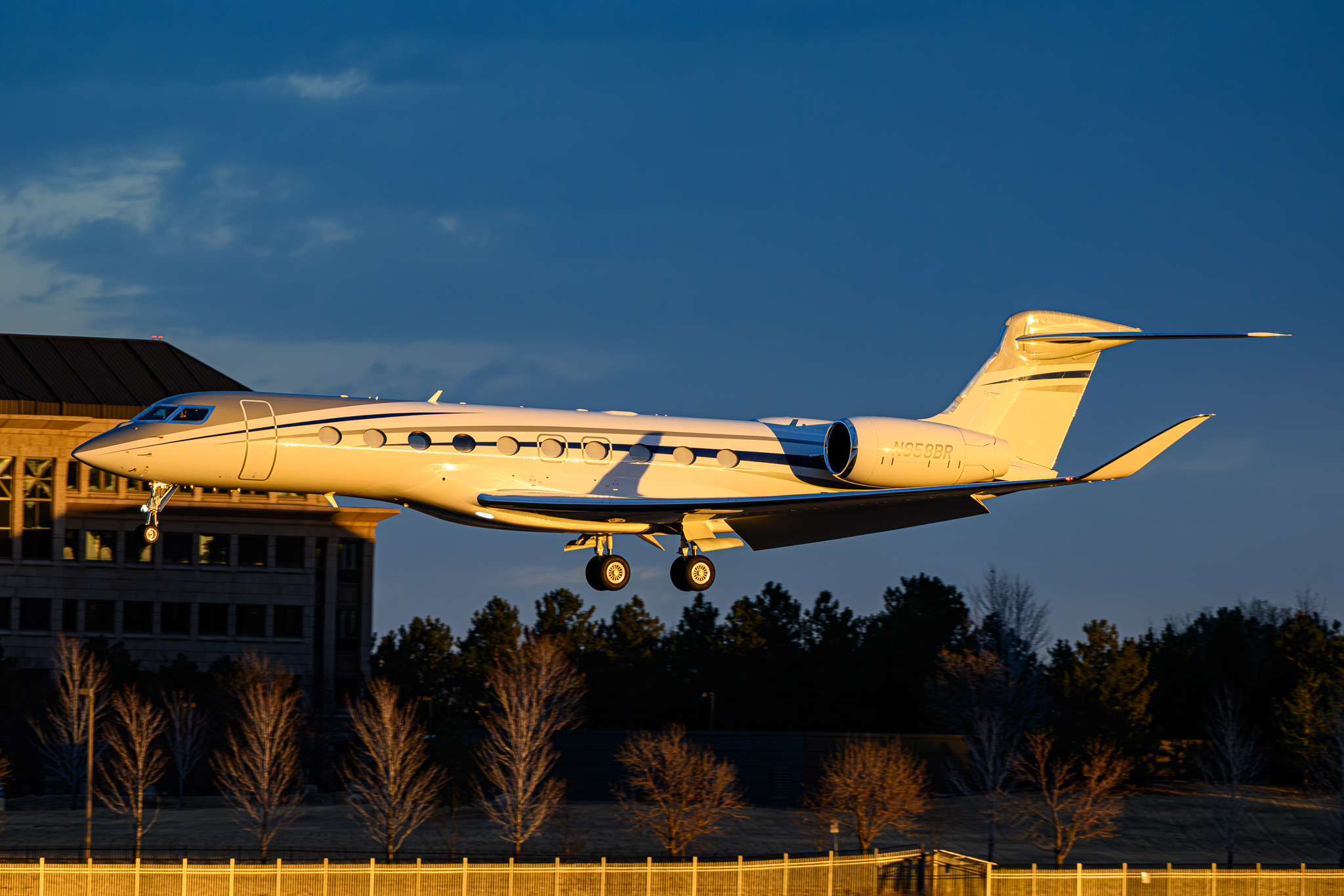 Full size: PRIVATE Gulfstream G700 N958BR at Centennial Airport