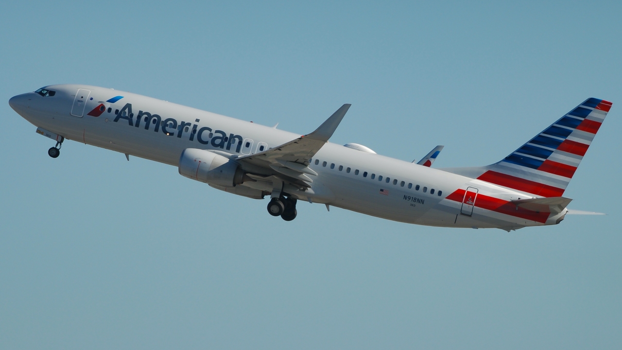 Full size: American Airlines Boeing 737-800 N918NN at Los Angeles International Airport