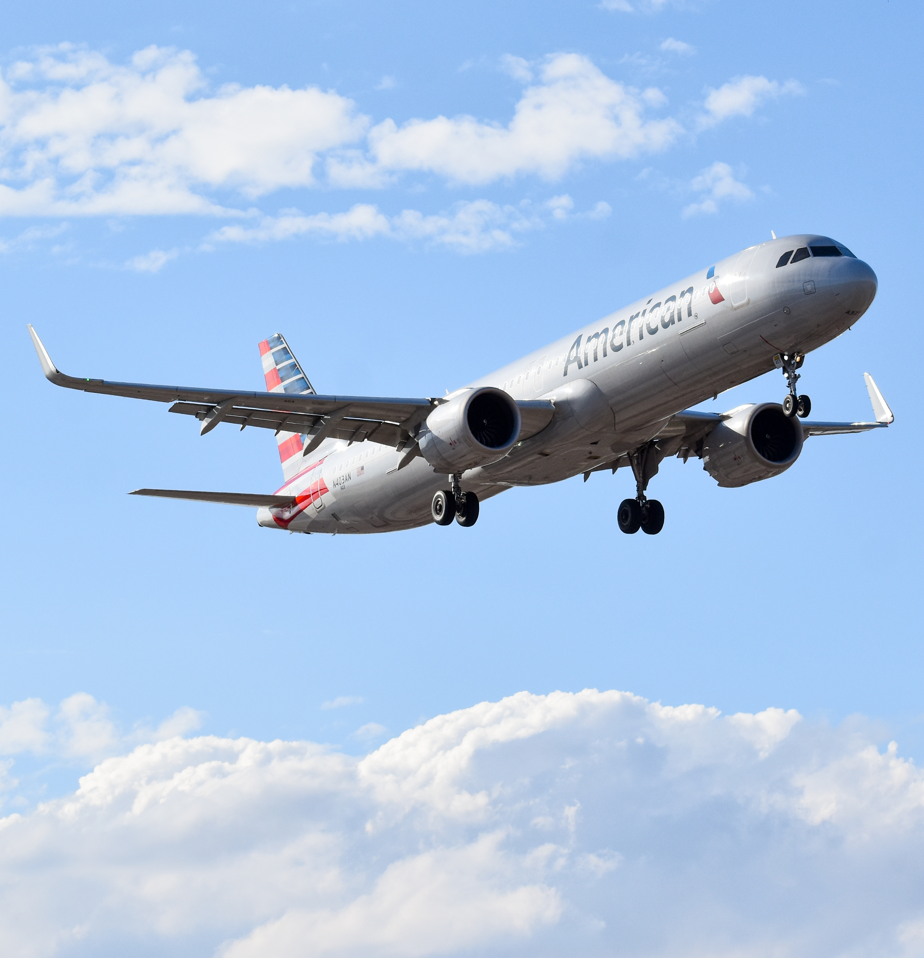 Full size: American Airlines Airbus A321NEO N403AN at Phoenix Sky Harbor International Airport