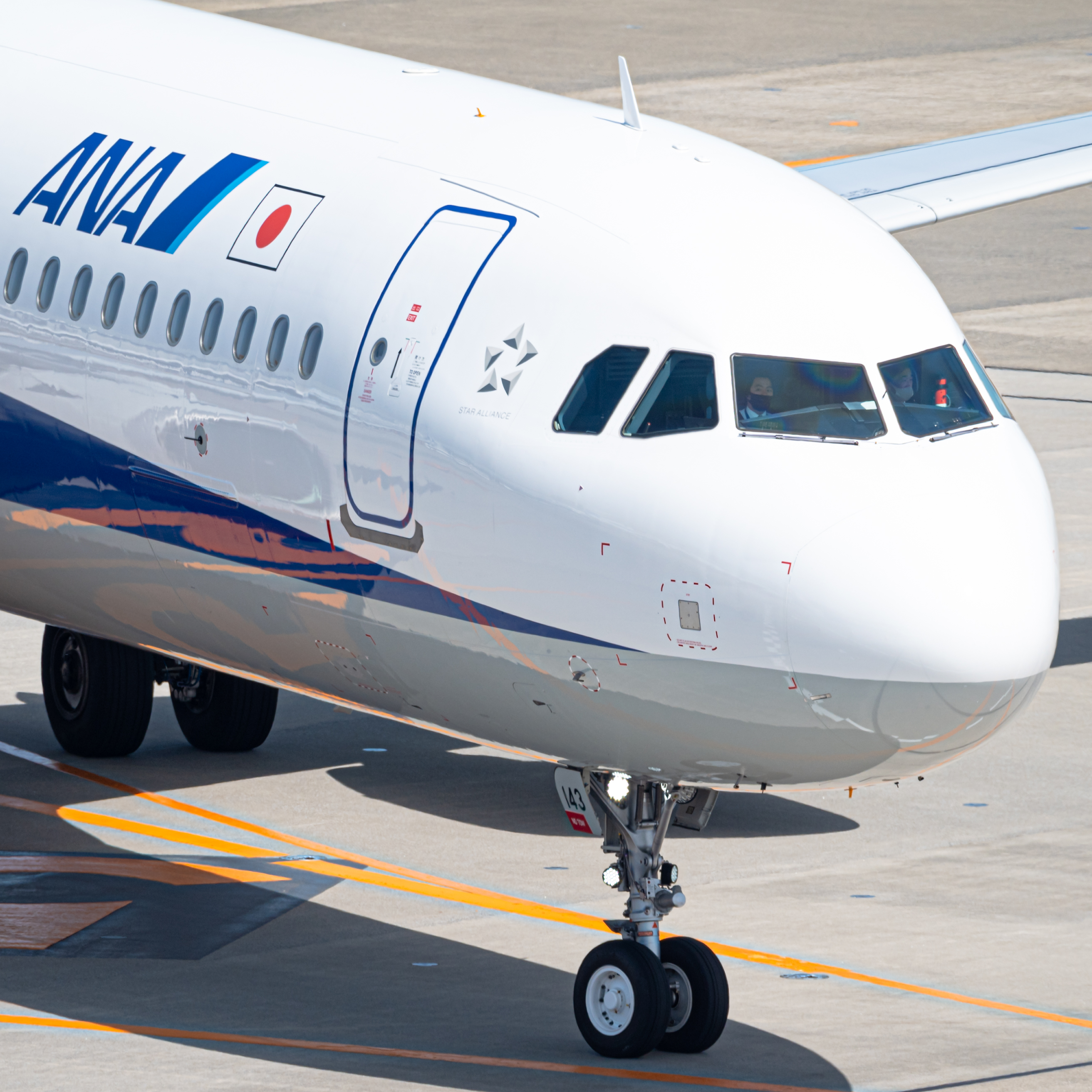 Full size: All Nippon Airways Airbus A320NEO JA143A at Tokyo-Haneda Airport