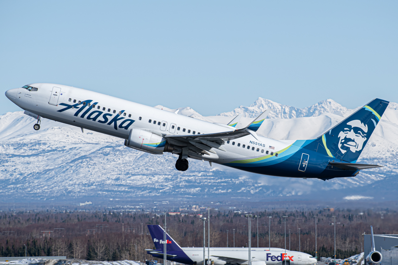 Full size: Alaska Airlines Boeing 737-800 N551AS at Anchorage Ted Stevens International Airport
