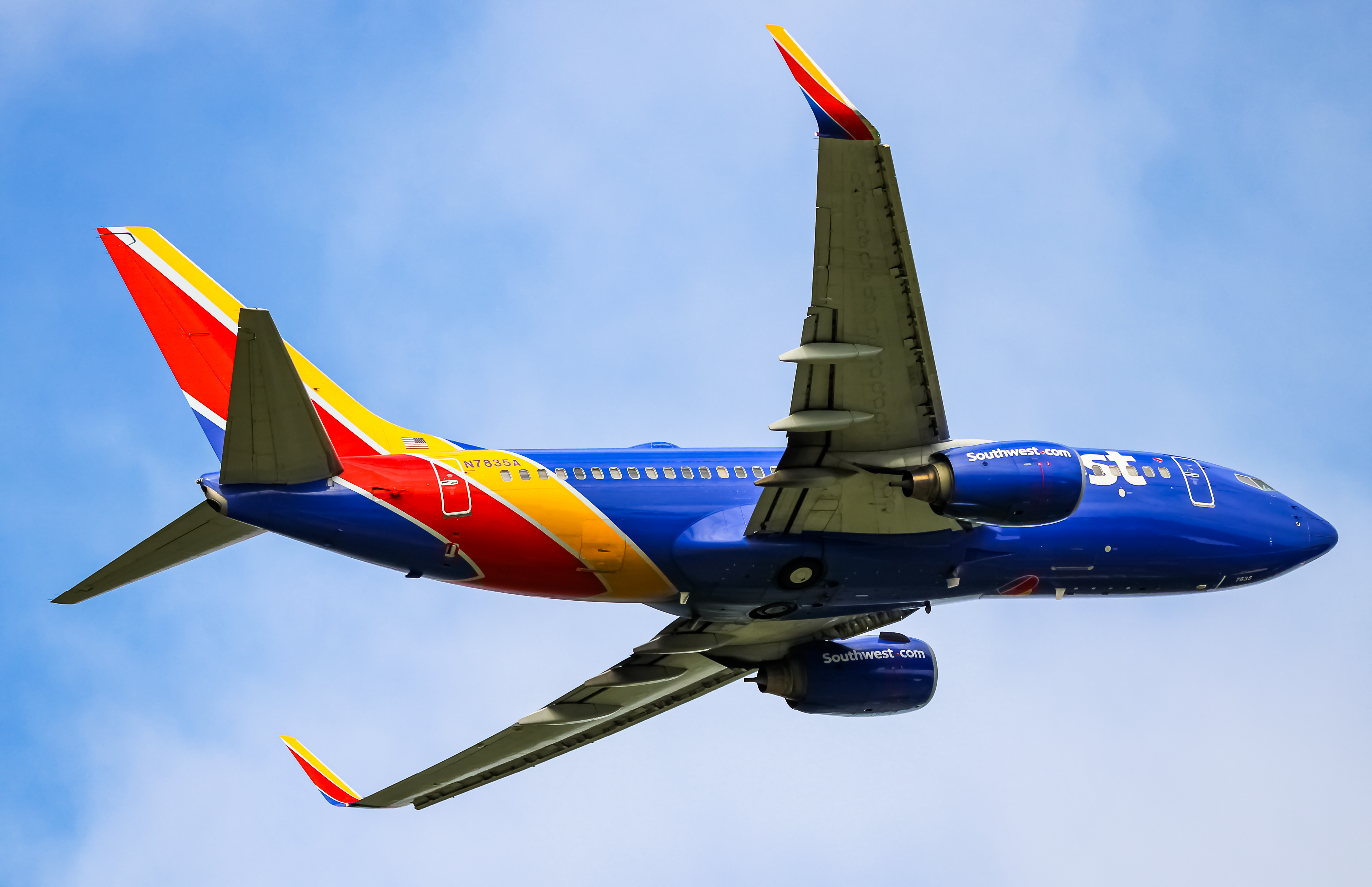 Full size: Southwest Airlines Boeing 737-700 N7835A at Baltimore/Washington International Thurgood Marshall Airport