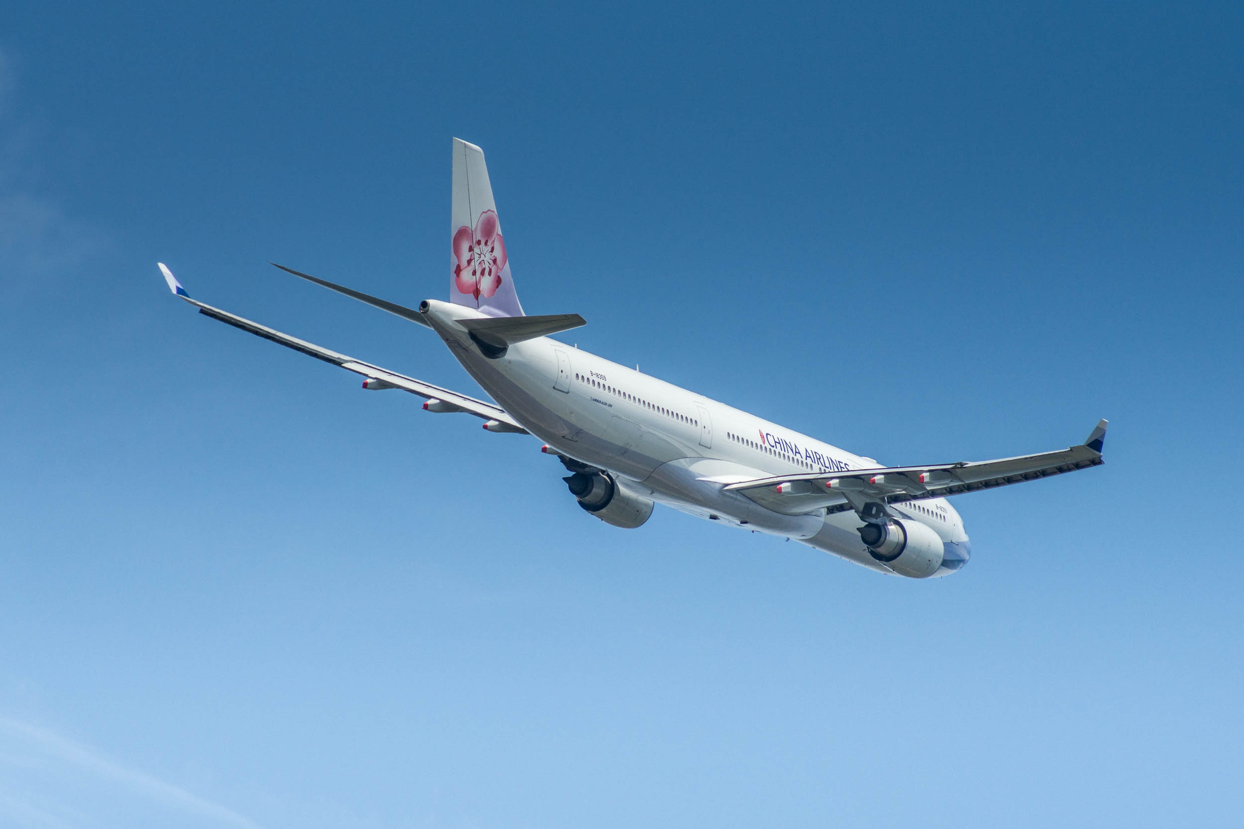 Full size: China Airlines Airbus A330-300 B-18359 at Kuala Lumpur International Airport