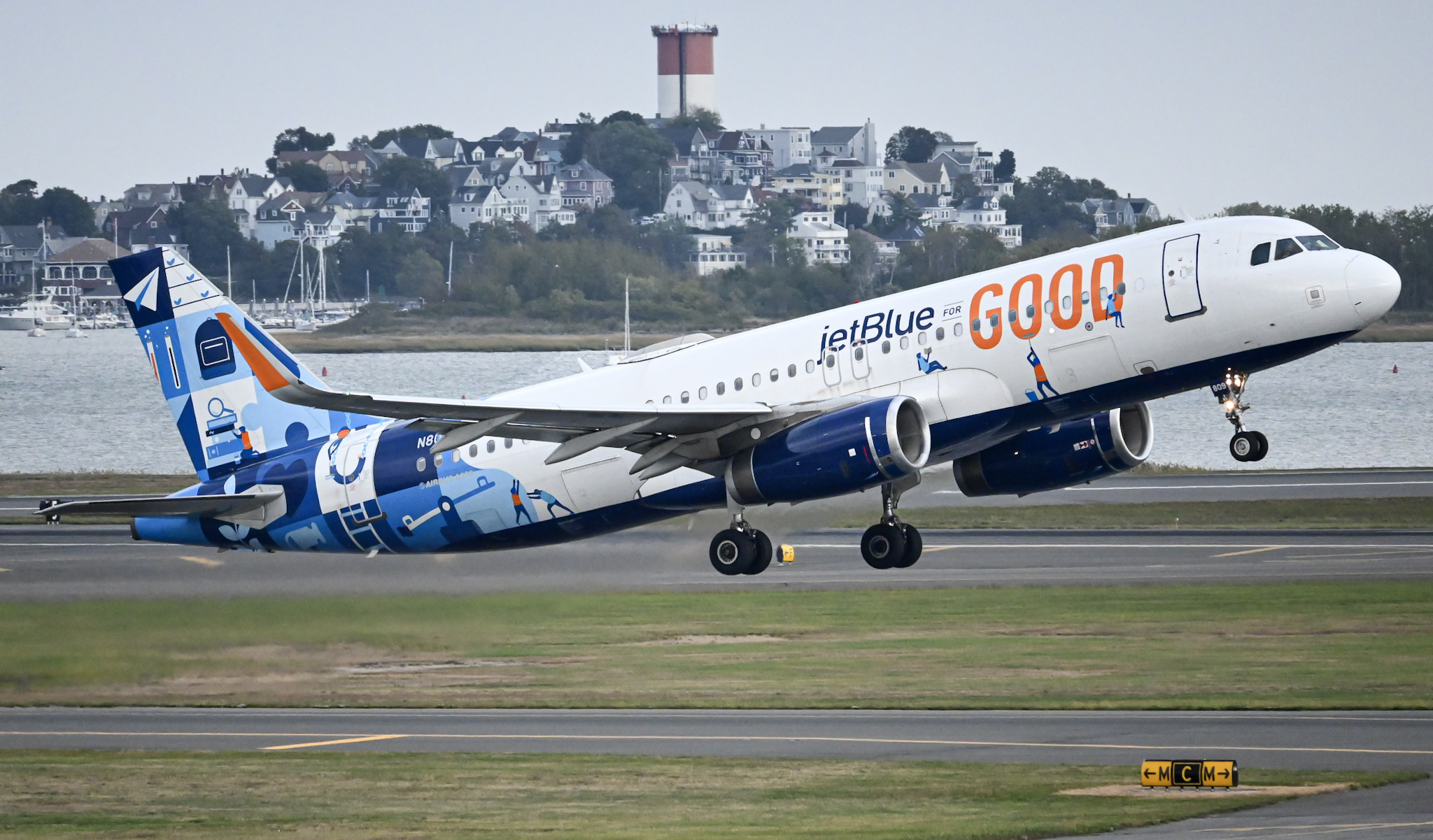 Full size: JetBlue Airways Airbus A320 N809JB at General Edward Lawrence Logan International Airport