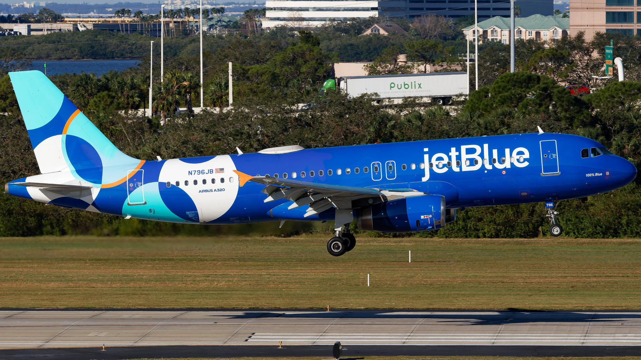 Full size: JetBlue Airways Airbus A320 N796JB at Tampa International Airport