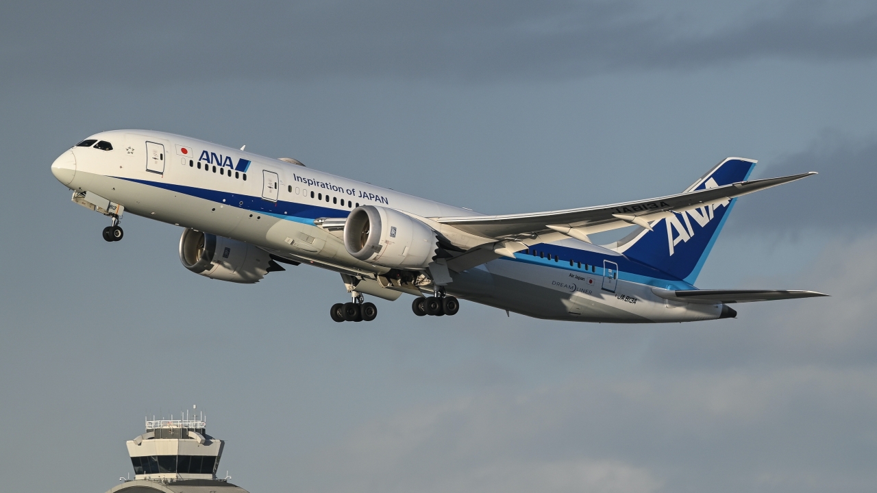 Full size: All Nippon Airways Boeing 787-8 JA813A at Los Angeles International Airport
