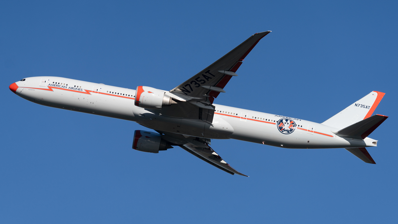 N735AT) American Airlines Boeing 777-300ER by Andy Zhao