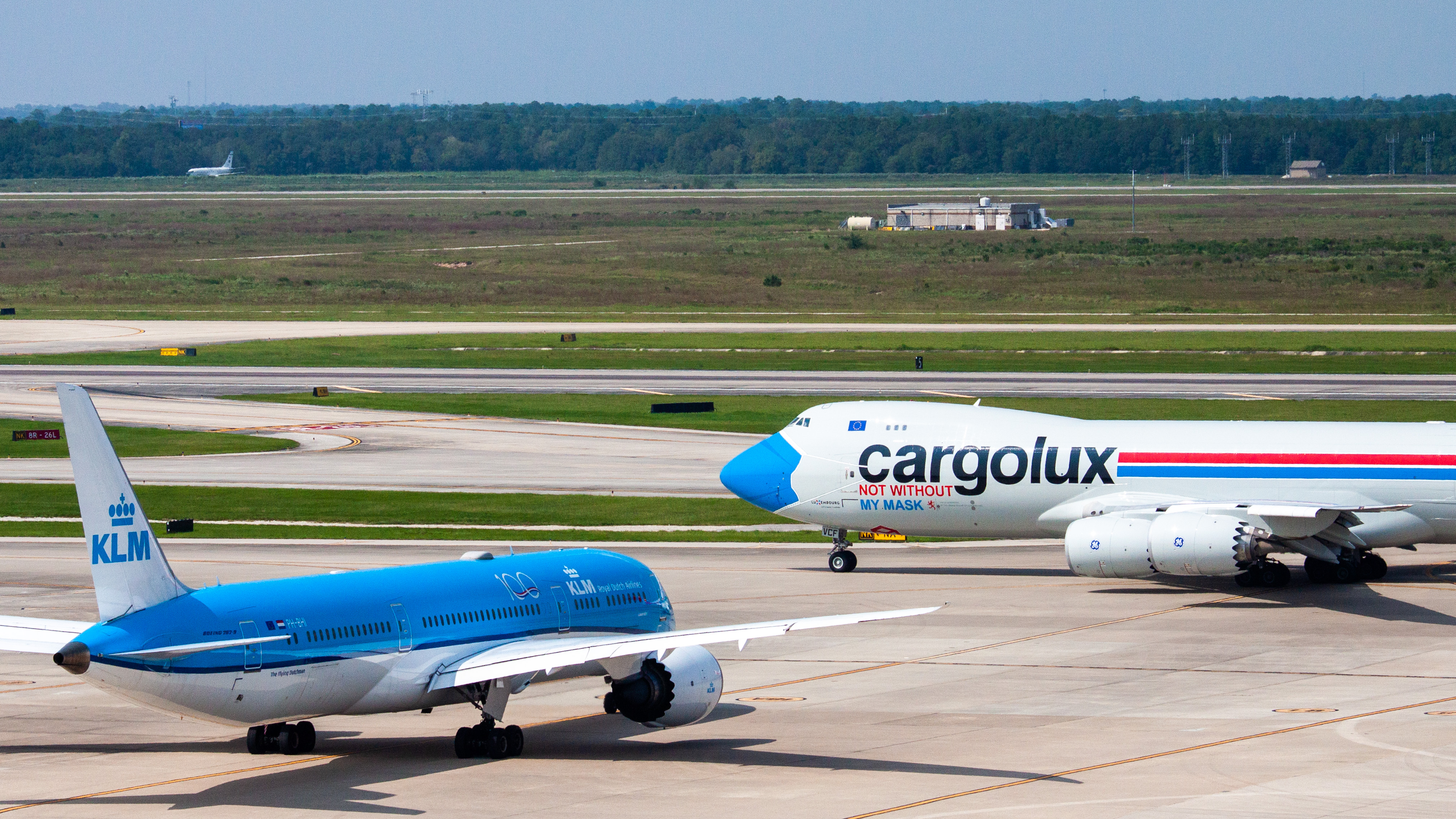 Full size: Airport Photo KIAH at Houston-George Bush Intercontinental Airport