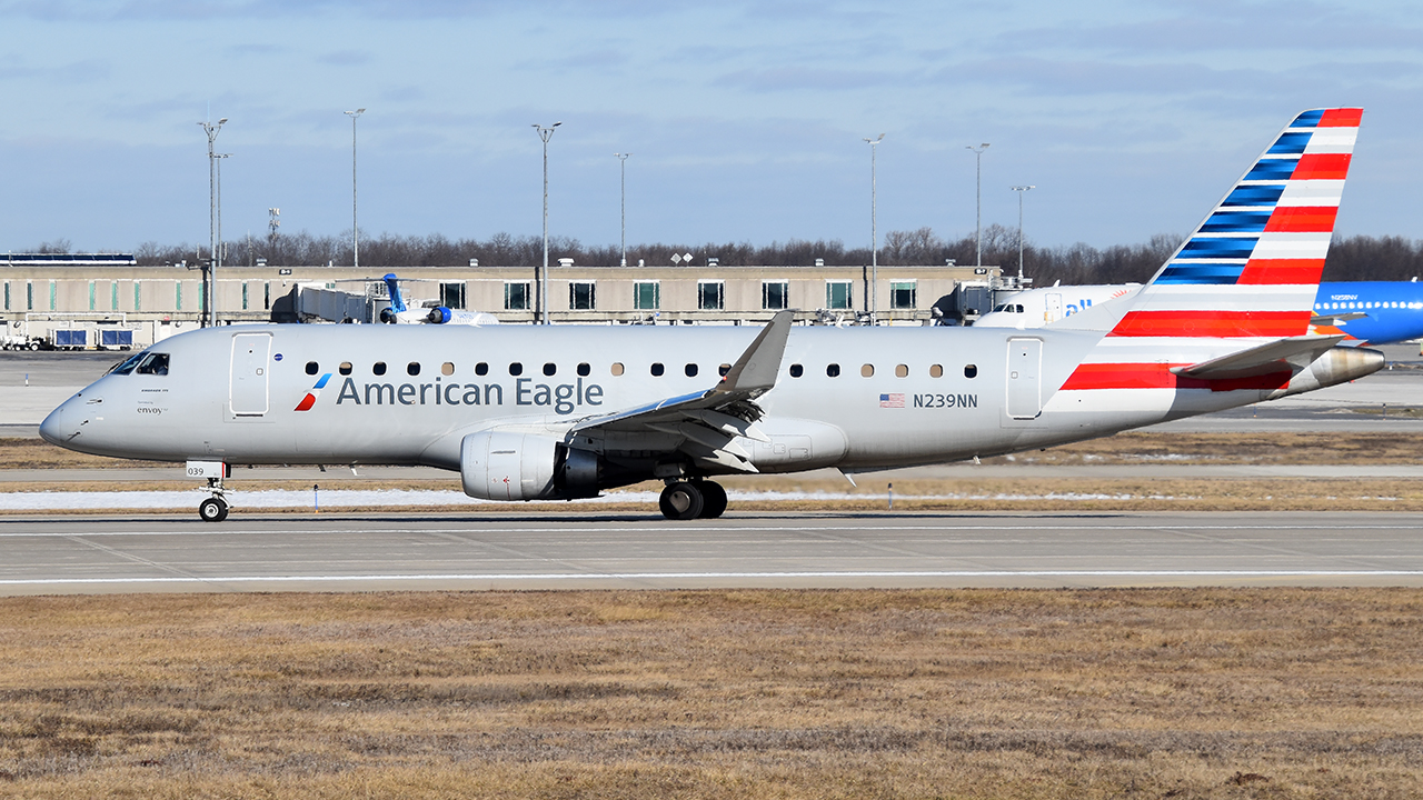 Full size: American Eagle Embraer E175 N239NN at Gerald R Ford International Airport