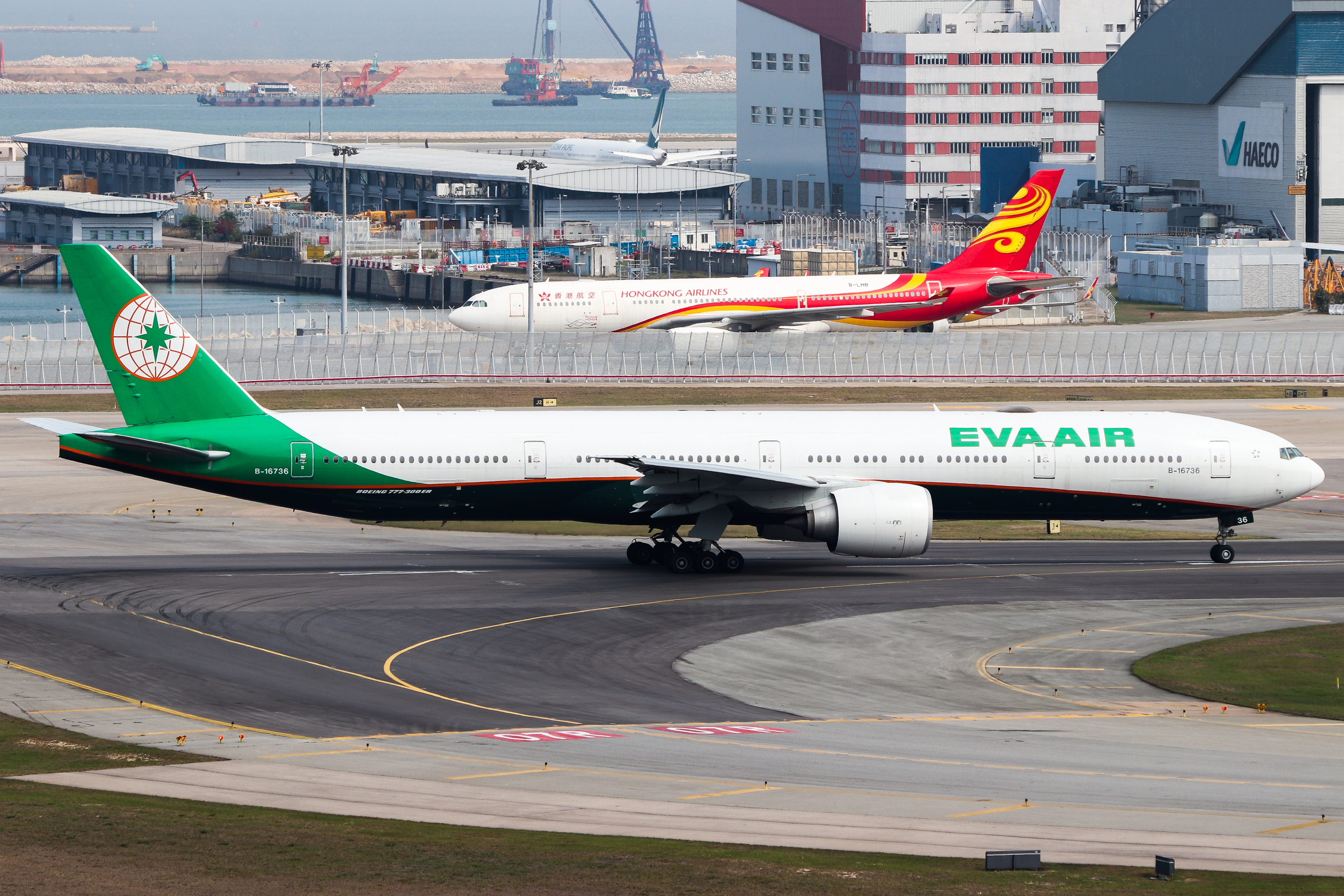 Full size: EVA Air Boeing 777-300ER B-16736 at Hong Kong International Airport