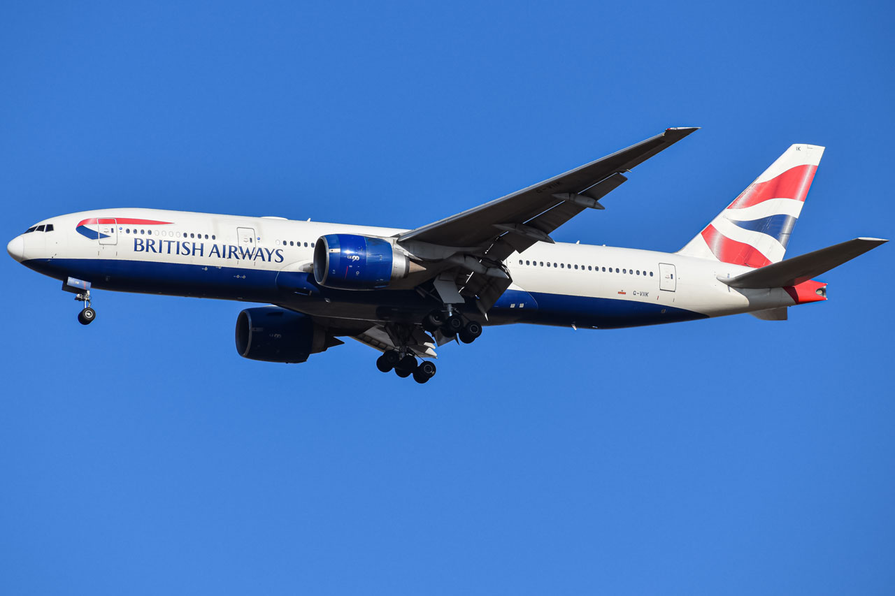 Full size: British Airways Boeing 777-200ER G-VIIK at Denver International Airport