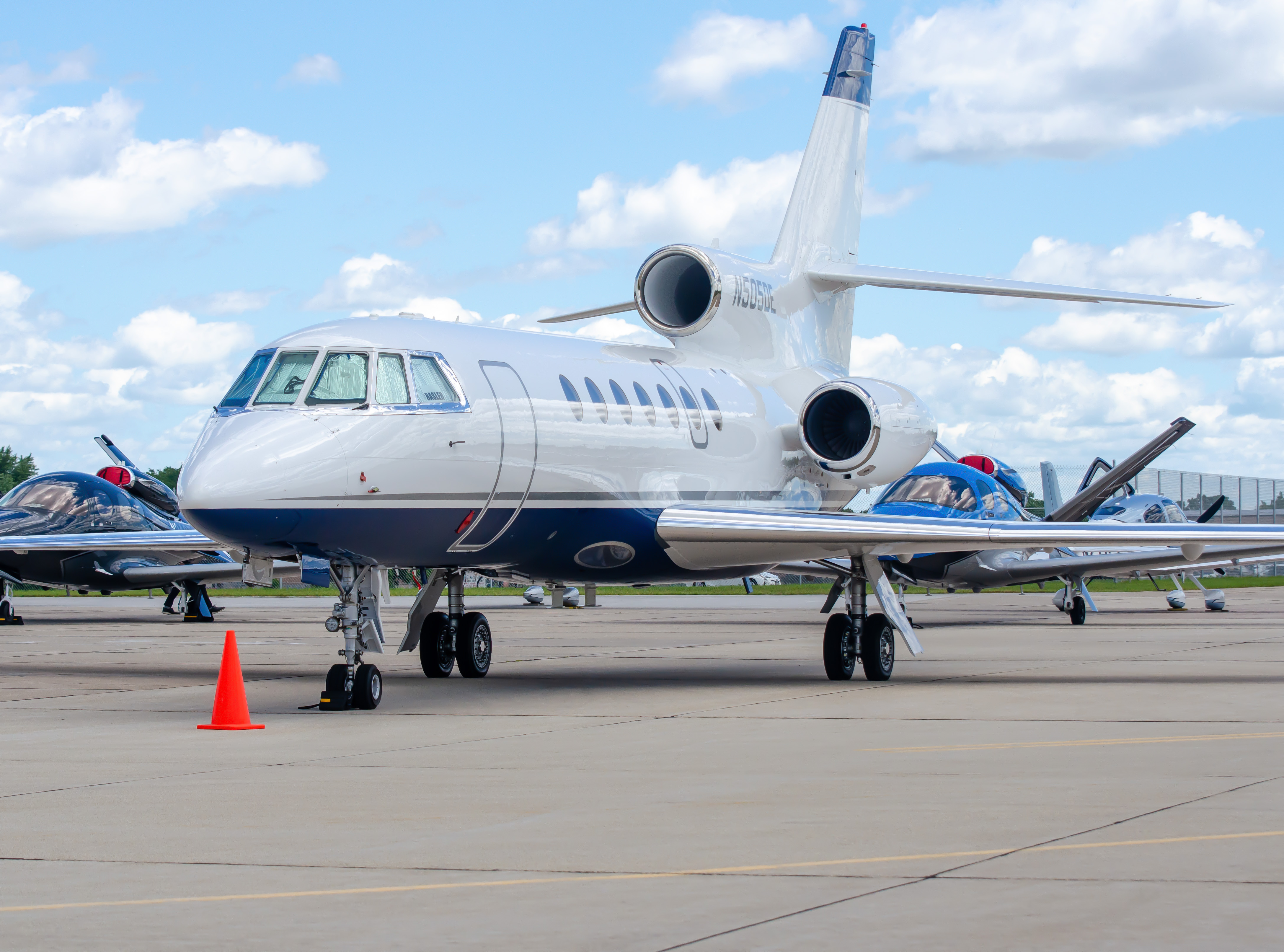 Full size: PRIVATE Dassault Falcon 50 N505DE at Wittman Regional Airport