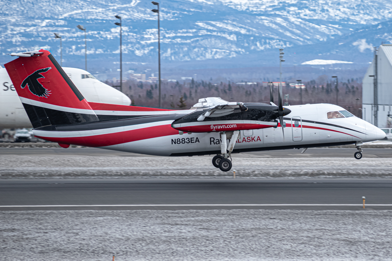 Full size: Ravn Alaska De Havilland Dash-8 Q100 N883EA at Anchorage Ted Stevens International Airport