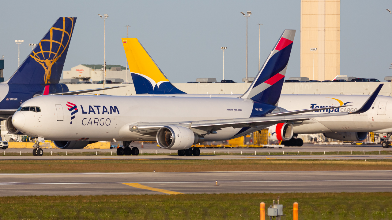 Full size: LATAM Cargo Boeing 767-300F PR-ABD at Miami International Airport