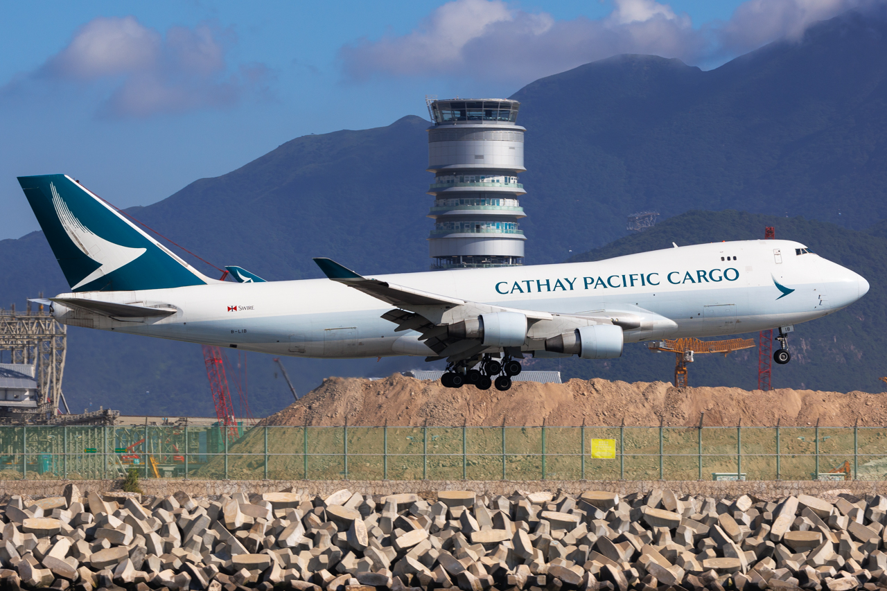 Full size: Cathay Pacific Boeing 747-400F B-LIB at Hong Kong International Airport